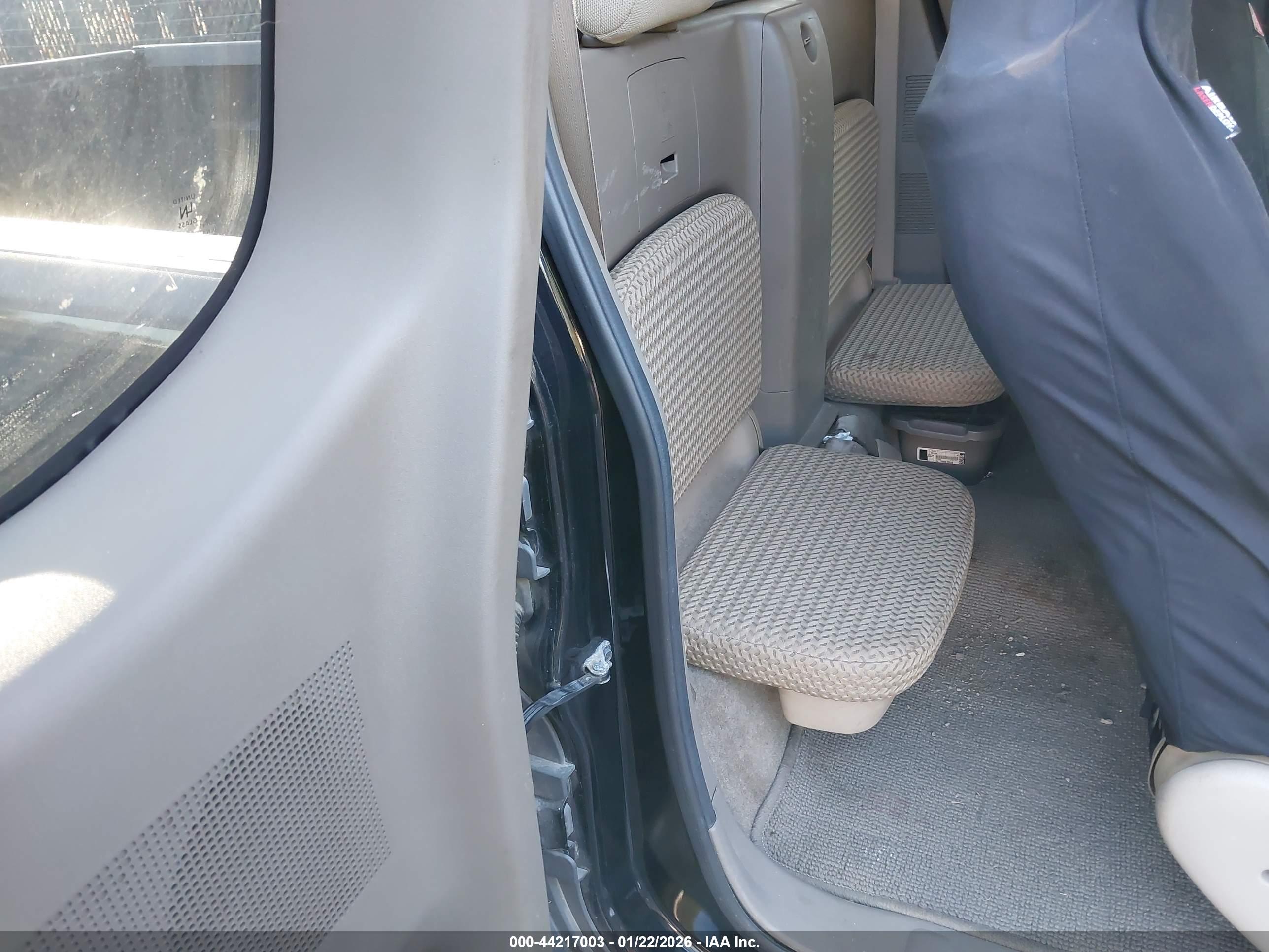 NISSAN FRONTIER image 8