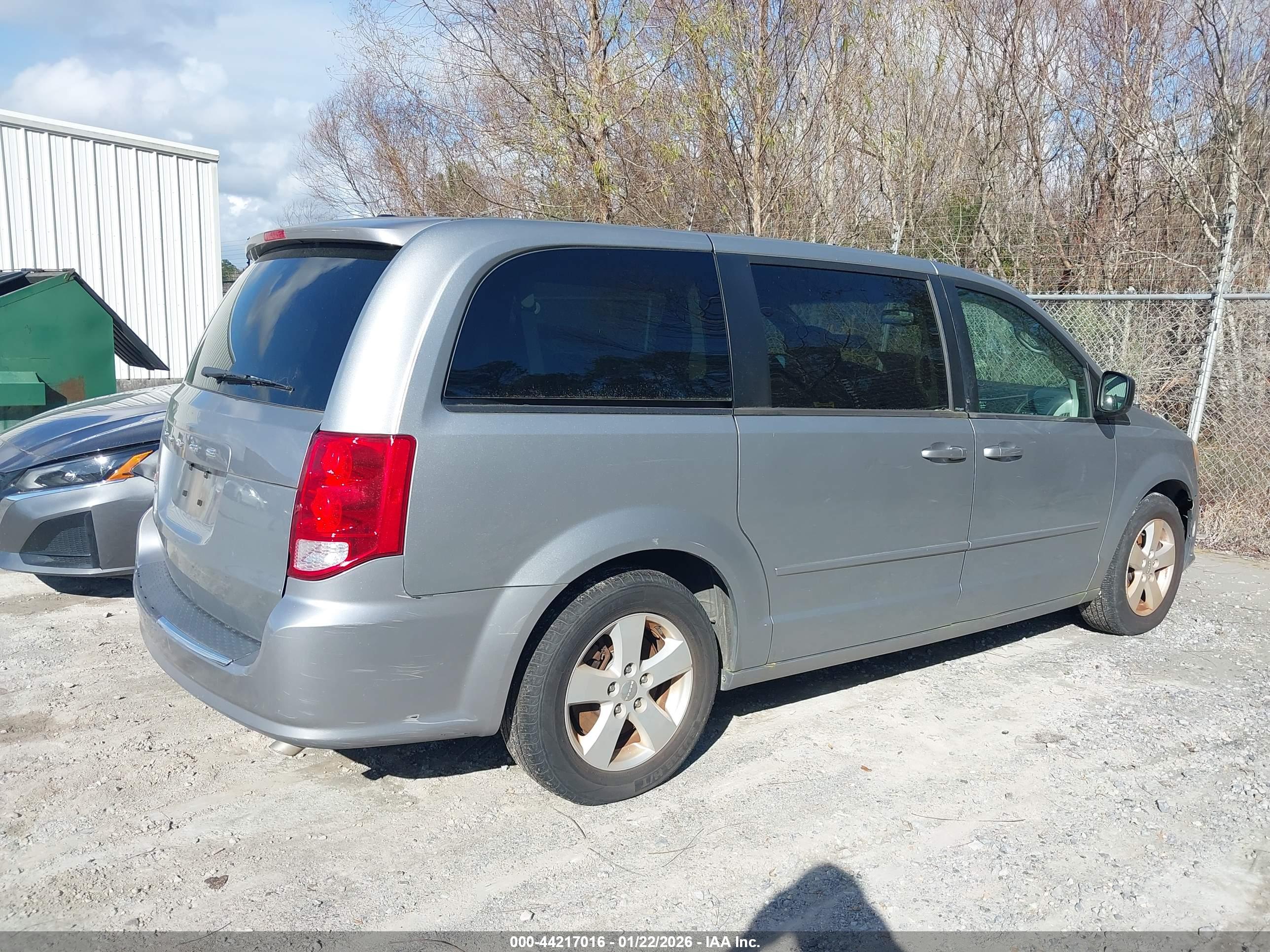 DODGE GRAND image 6