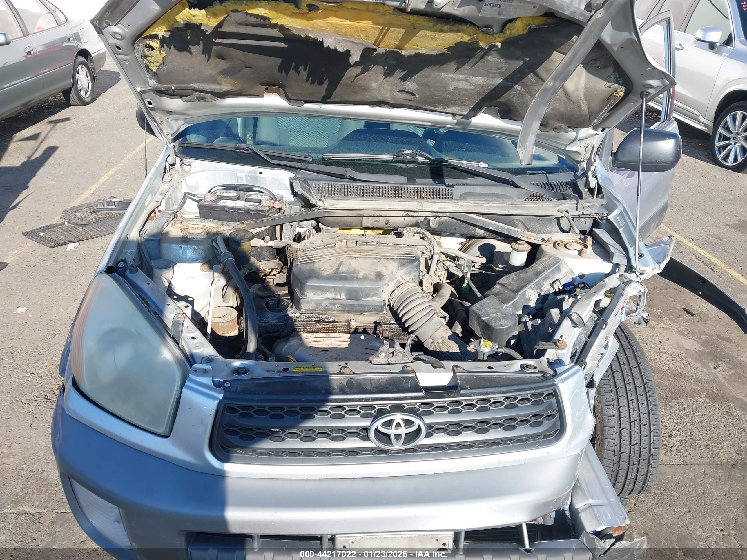 TOYOTA RAV4 image 10