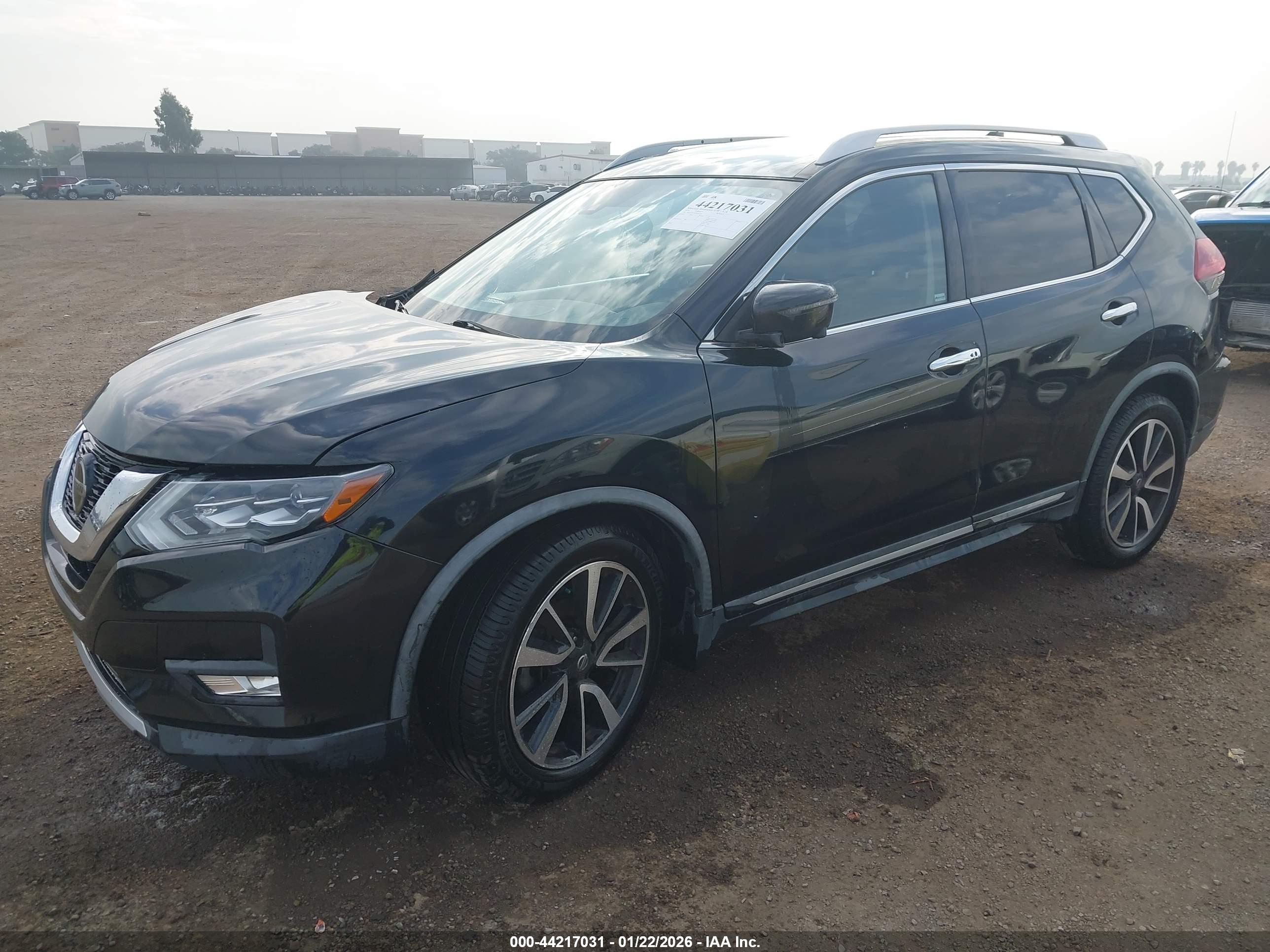 NISSAN ROGUE image 2