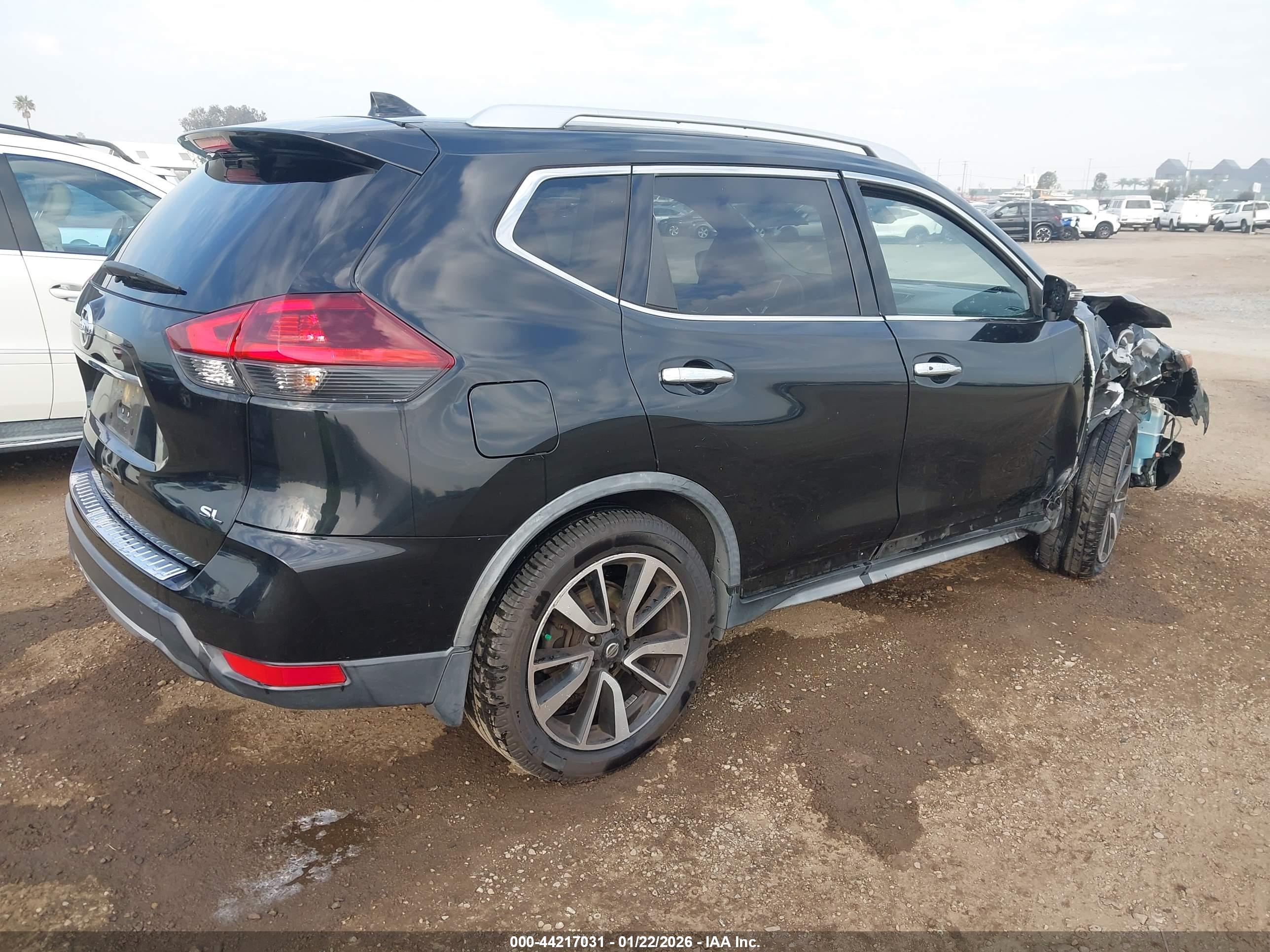 NISSAN ROGUE image 4