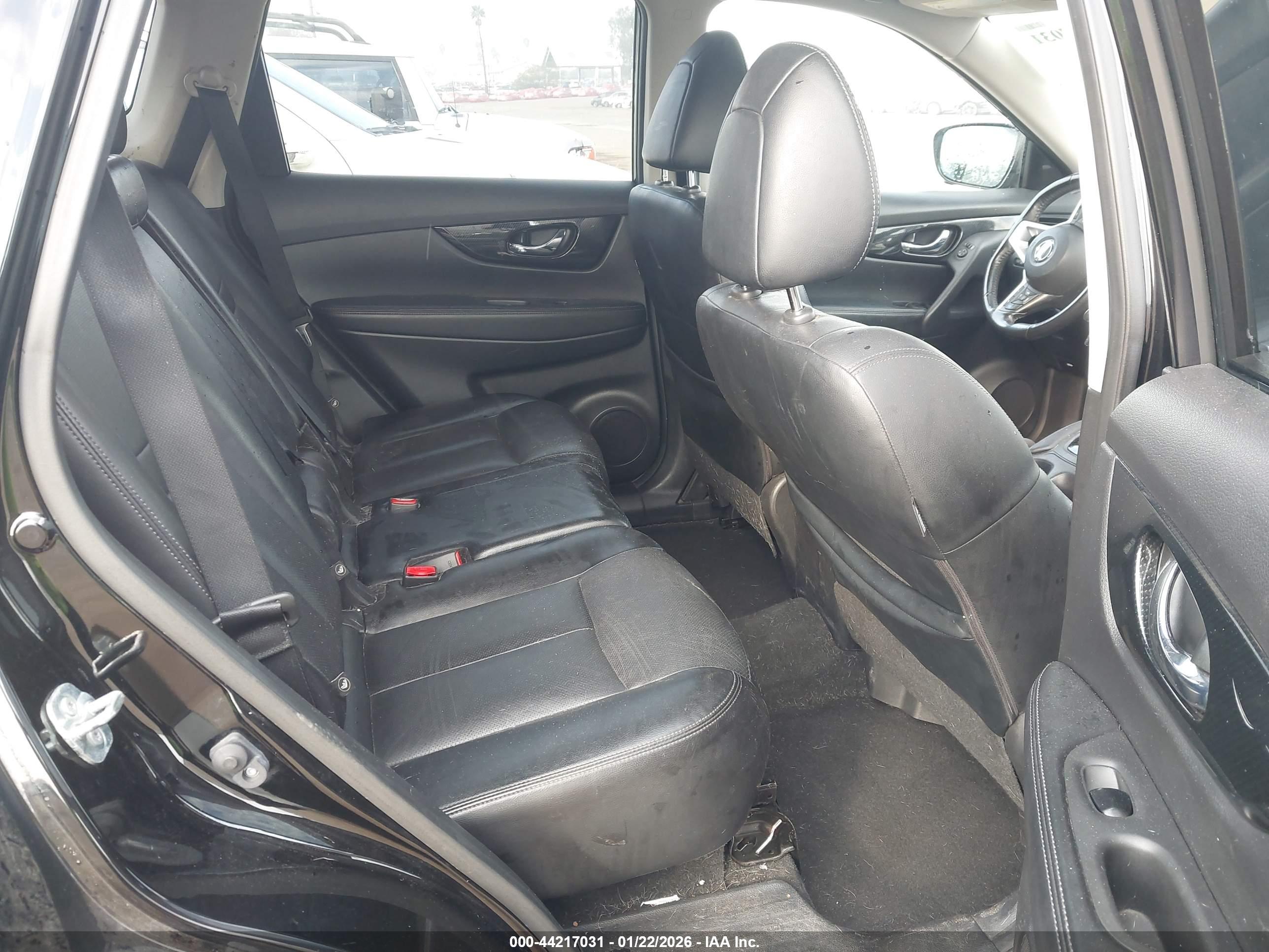 NISSAN ROGUE image 8