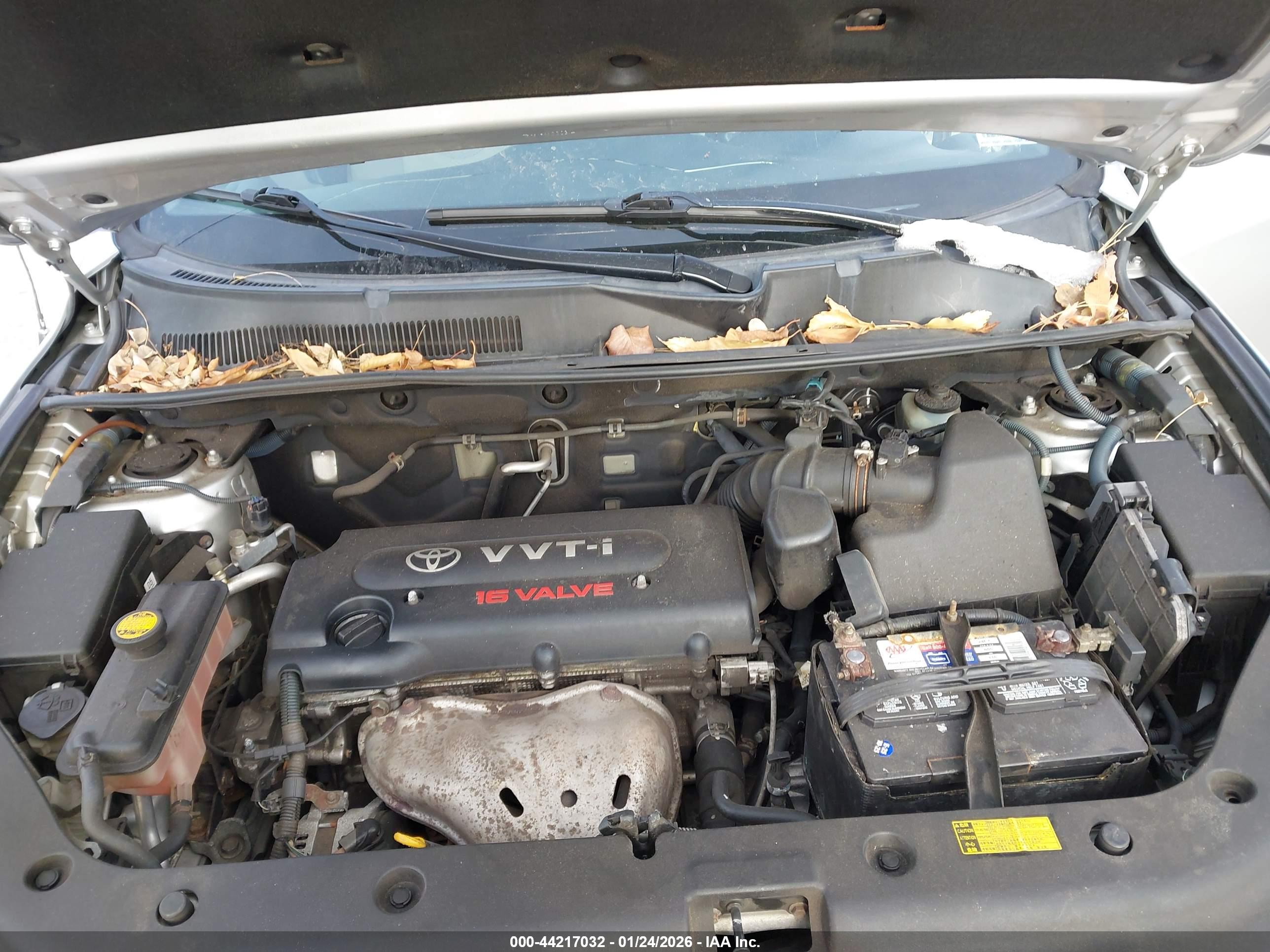 TOYOTA RAV4 image 10