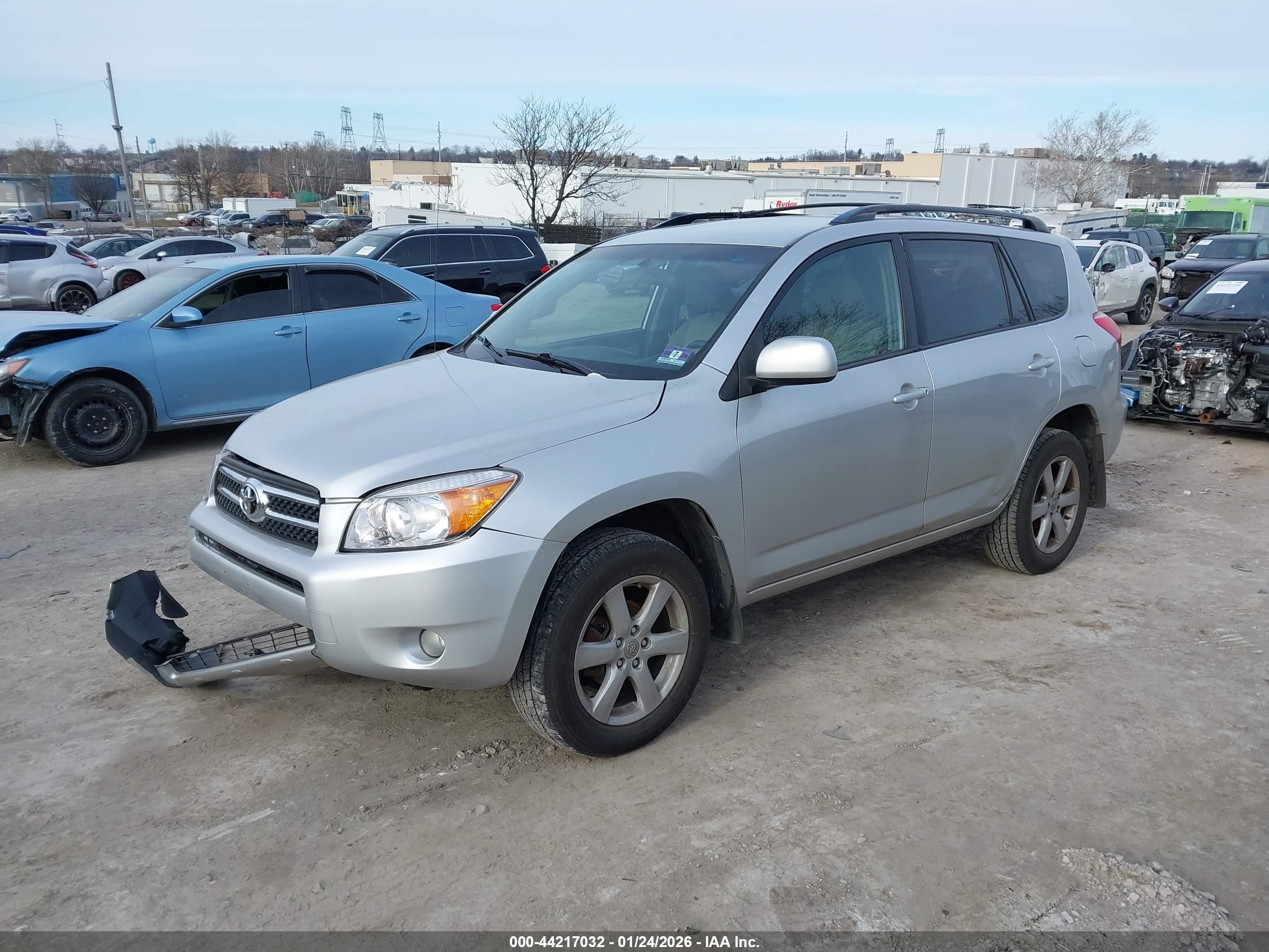 TOYOTA RAV4 image 2