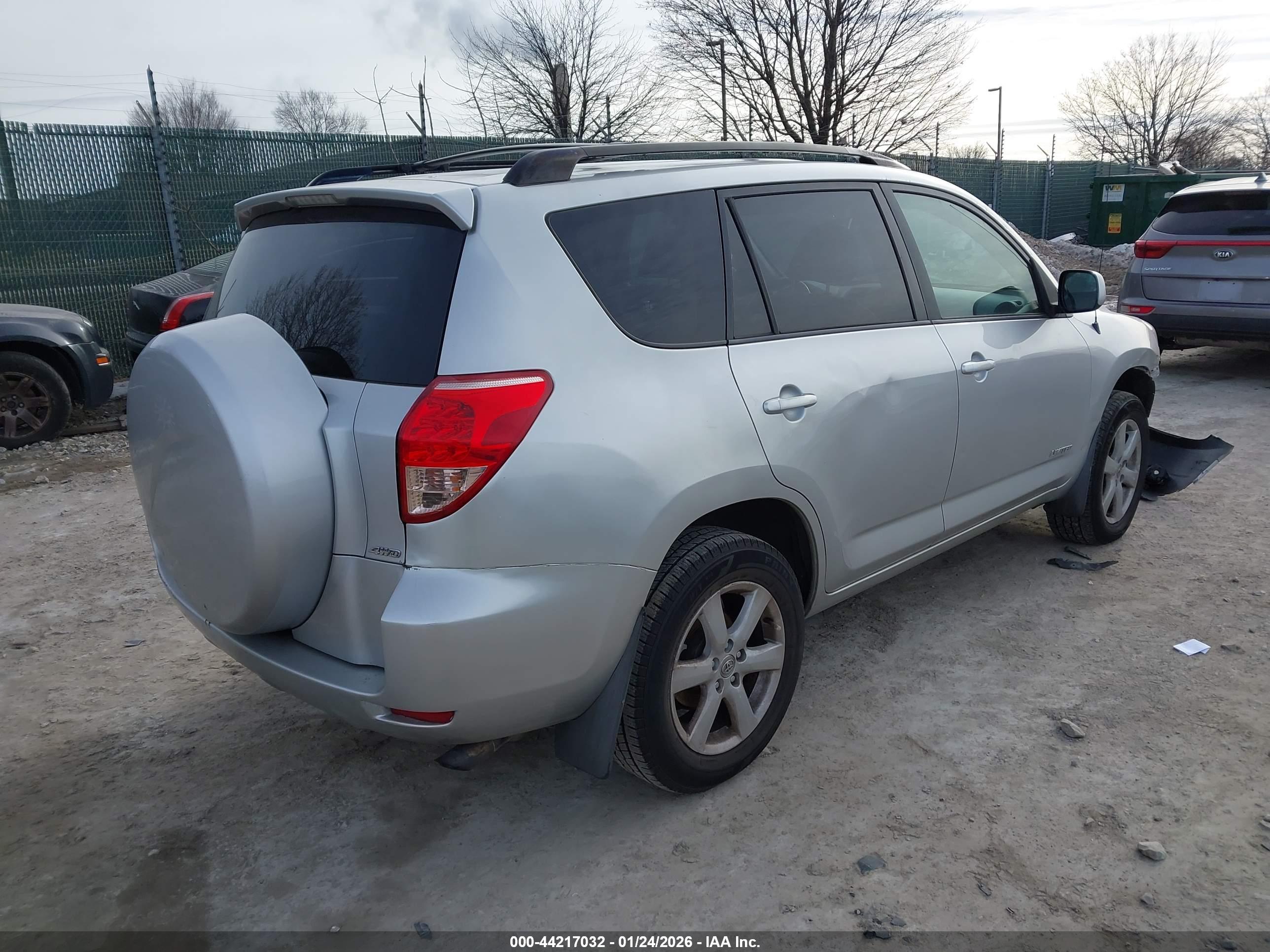 TOYOTA RAV4 image 4