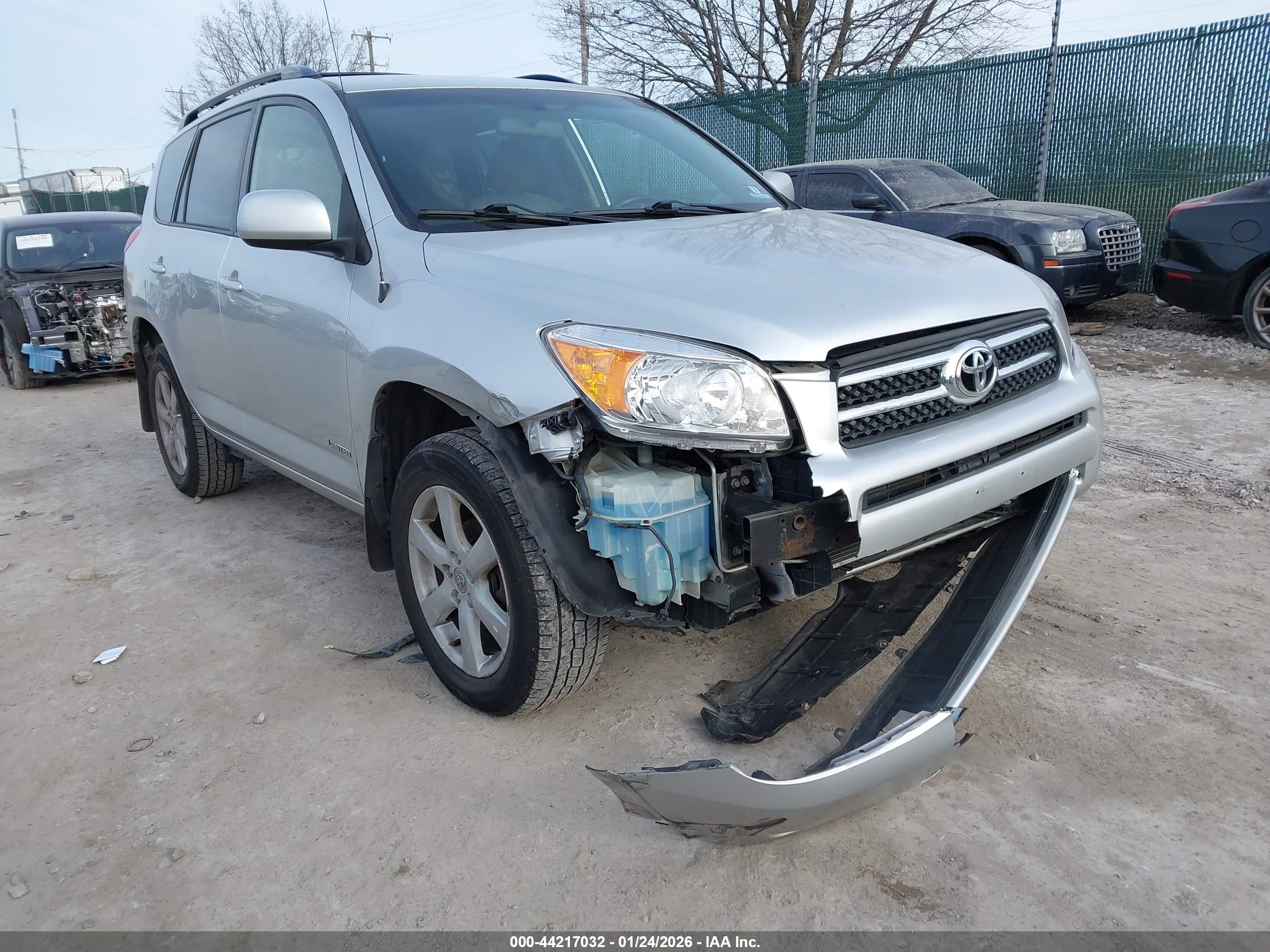 TOYOTA RAV4 image 6