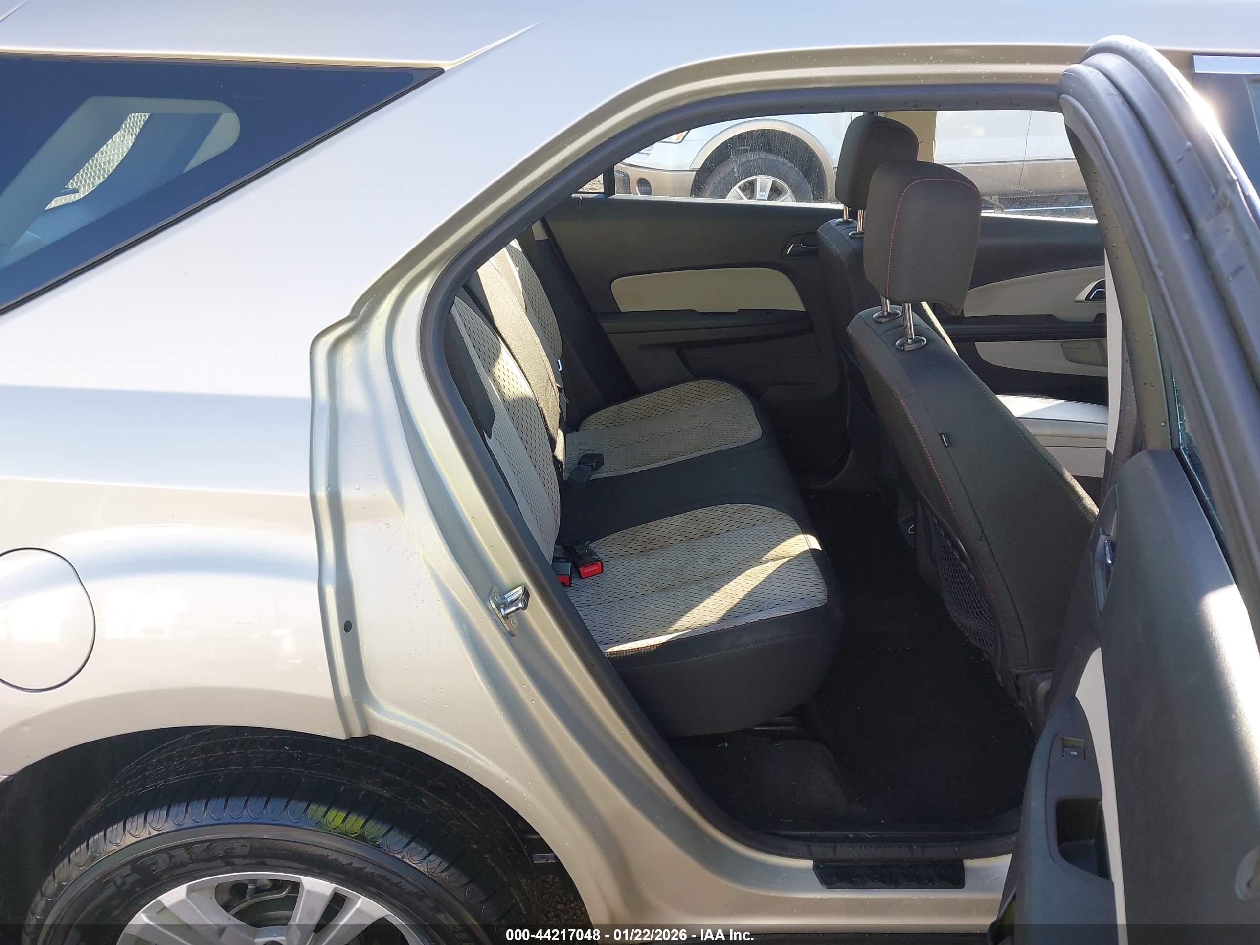 CHEVROLET EQUINOX image 8