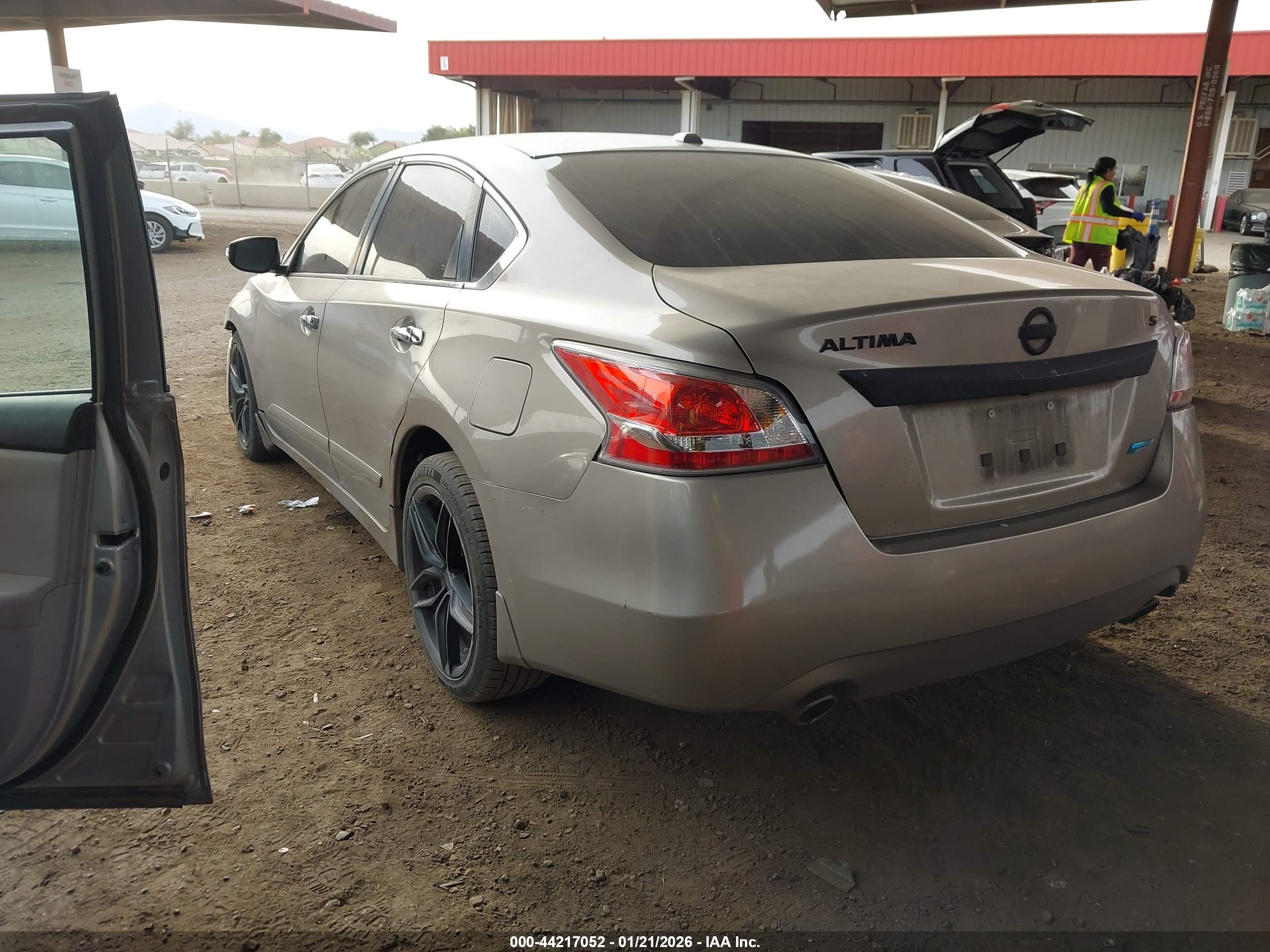 NISSAN ALTIMA image 3