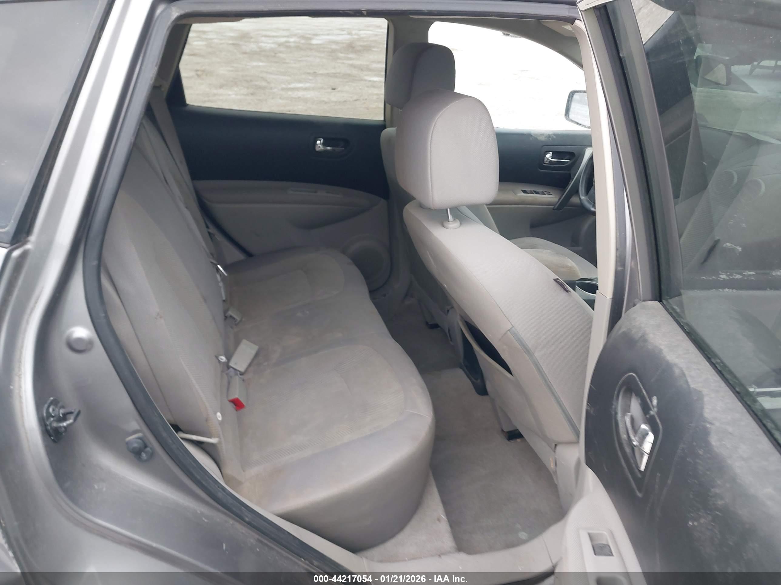 NISSAN ROGUE image 8
