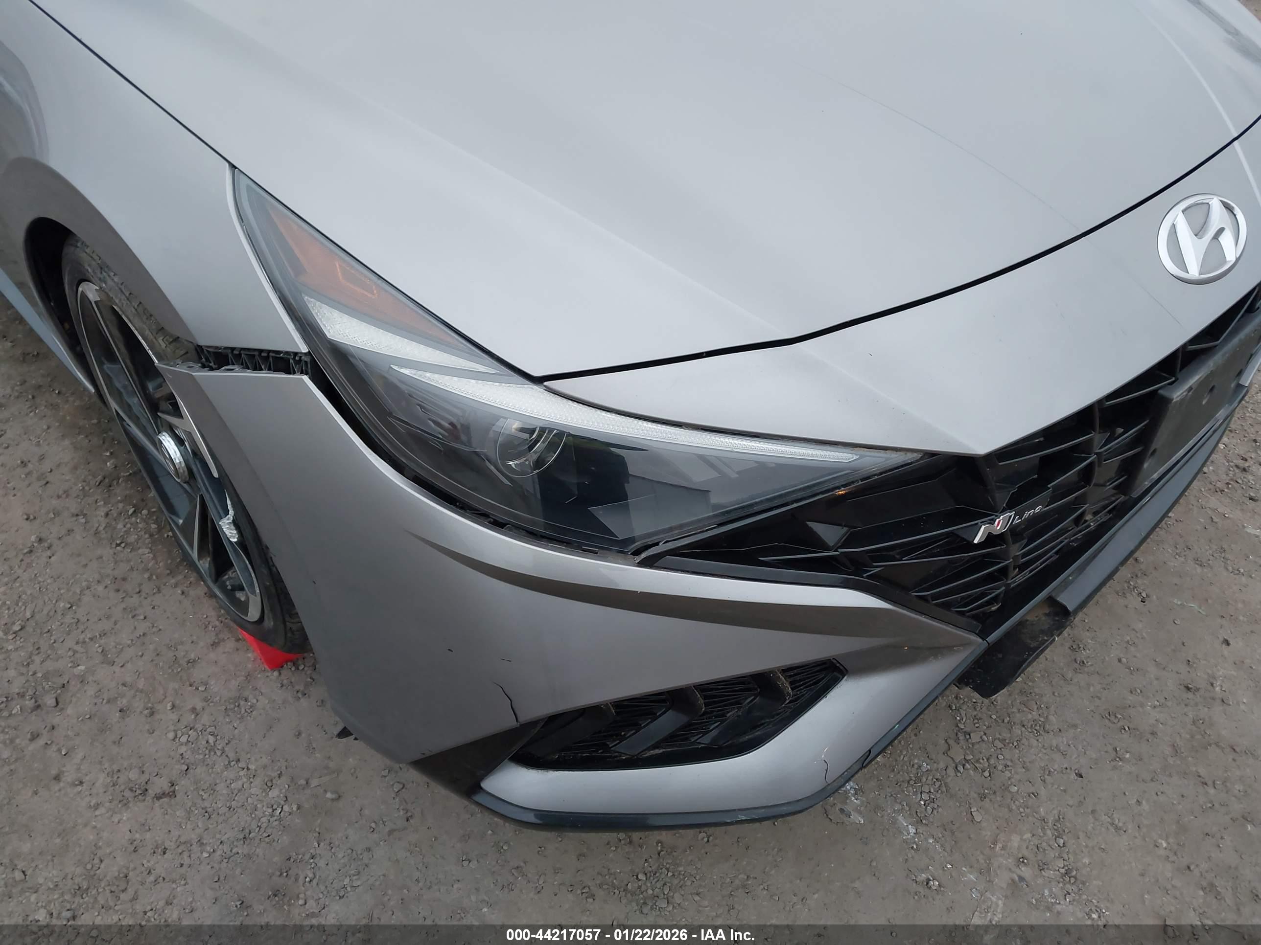 HYUNDAI ELANTRA image 6