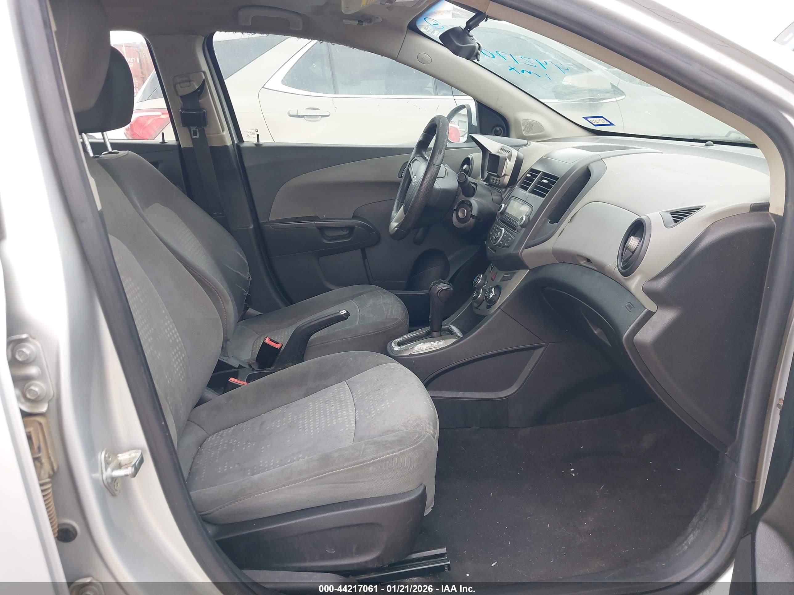 CHEVROLET SONIC image 5