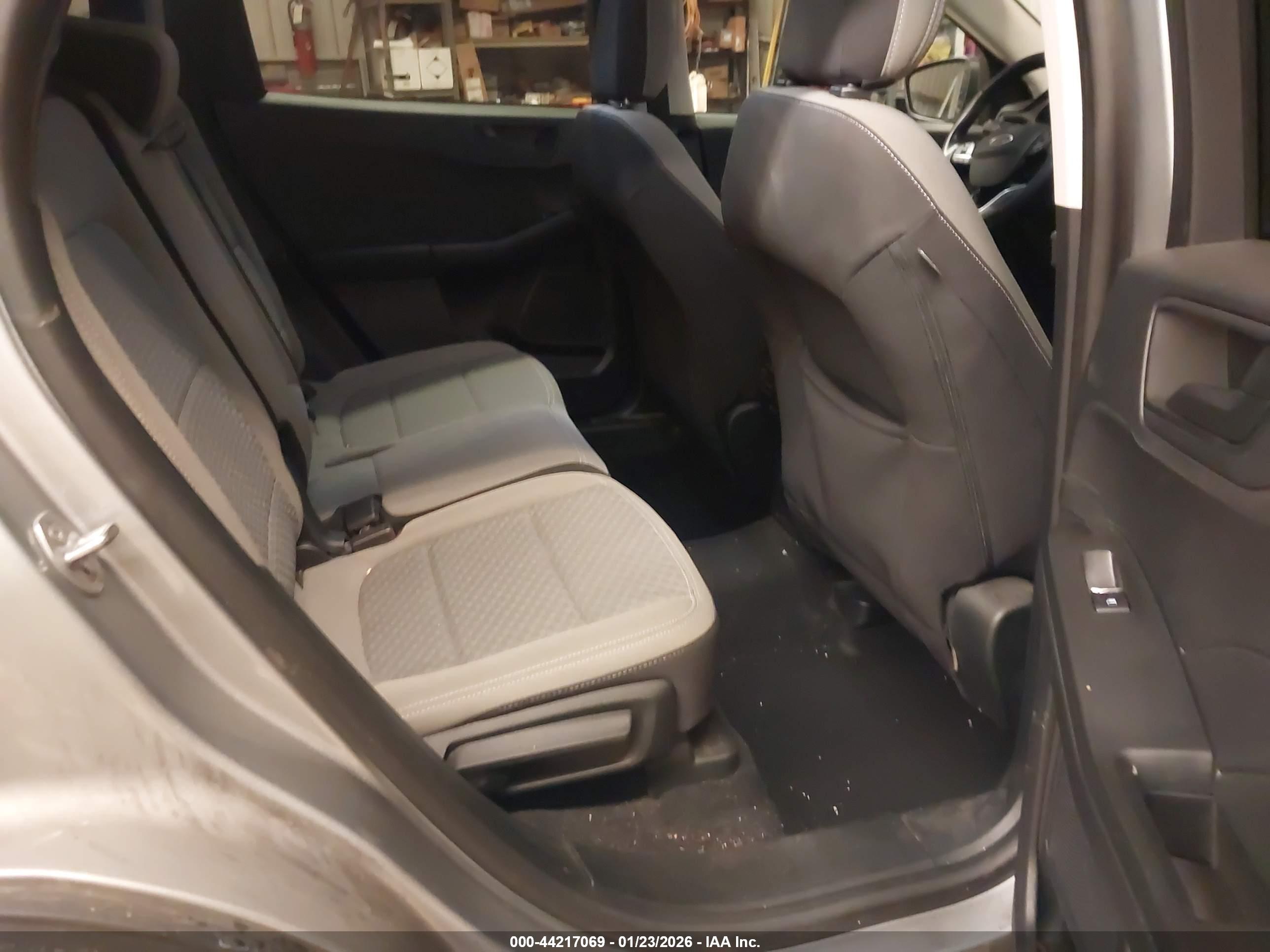 FORD ESCAPE image 8