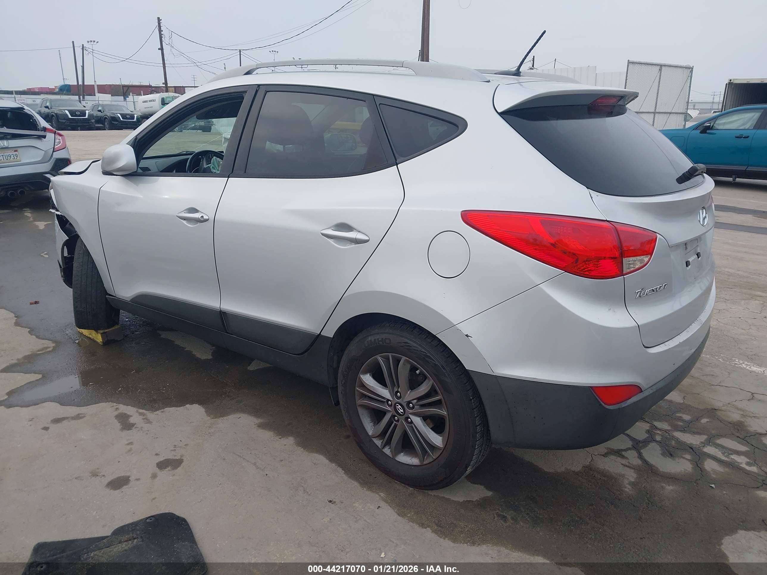 HYUNDAI TUCSON image 3