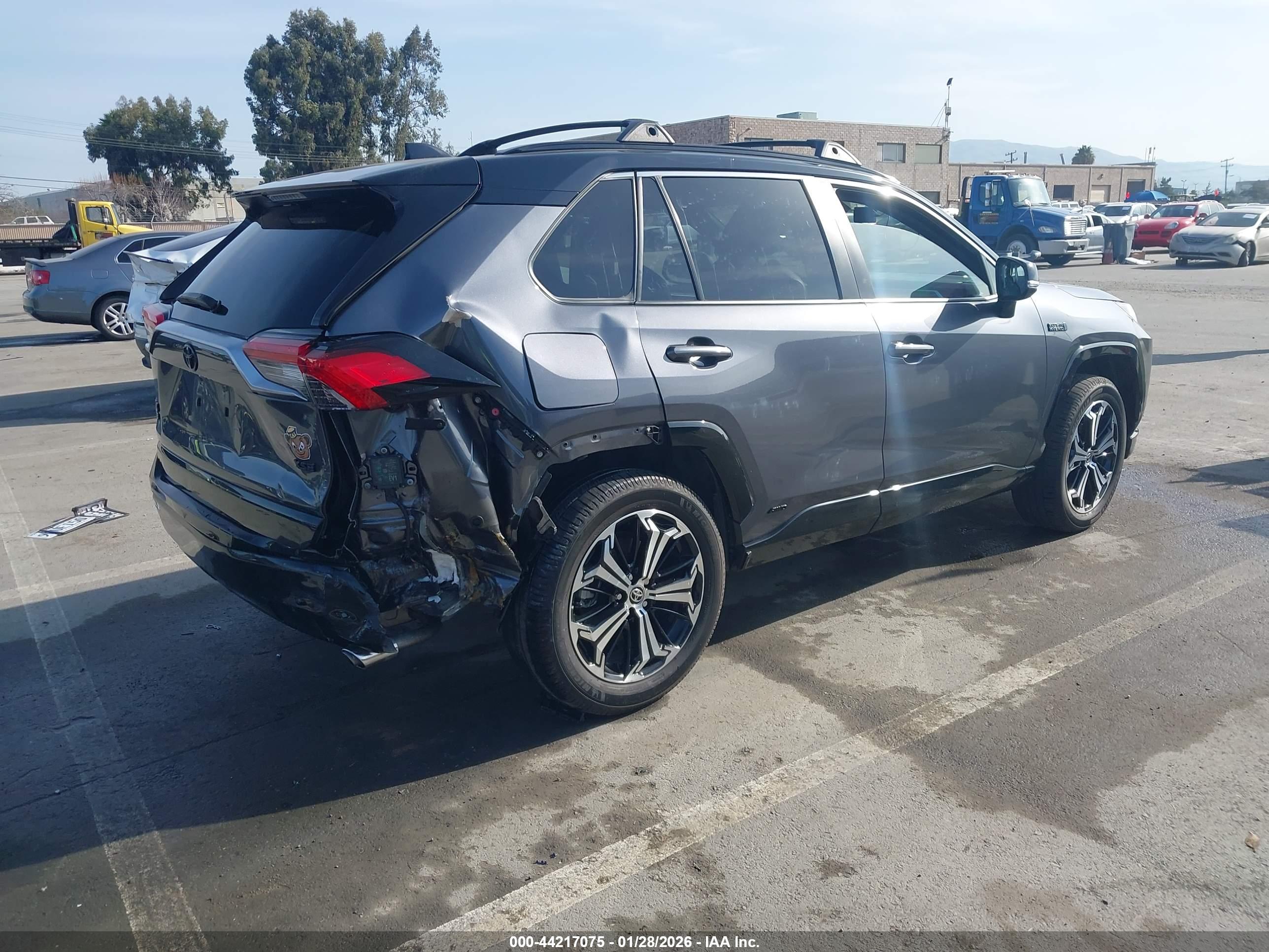 TOYOTA RAV4 image 4
