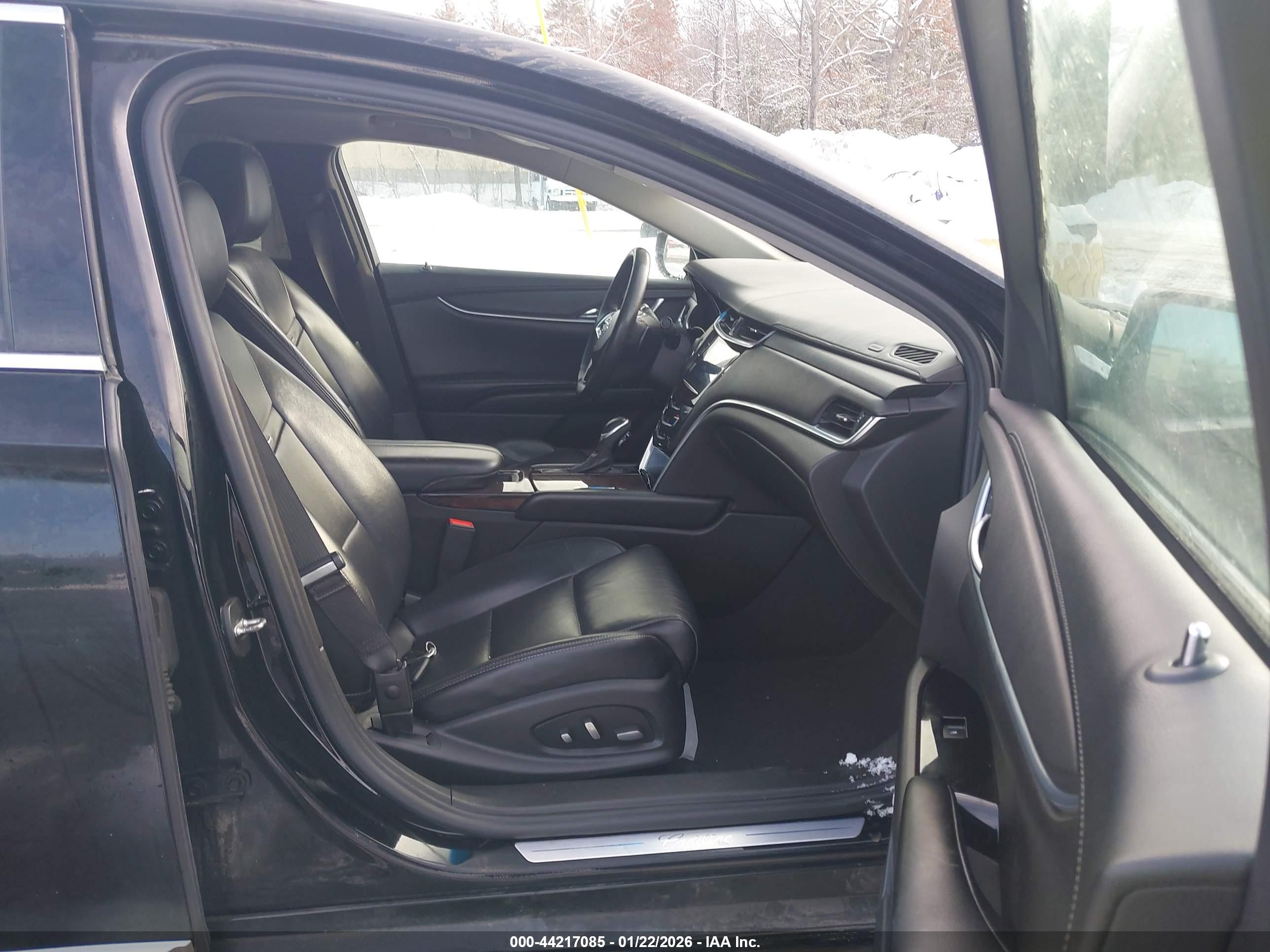 CADILLAC XTS image 5