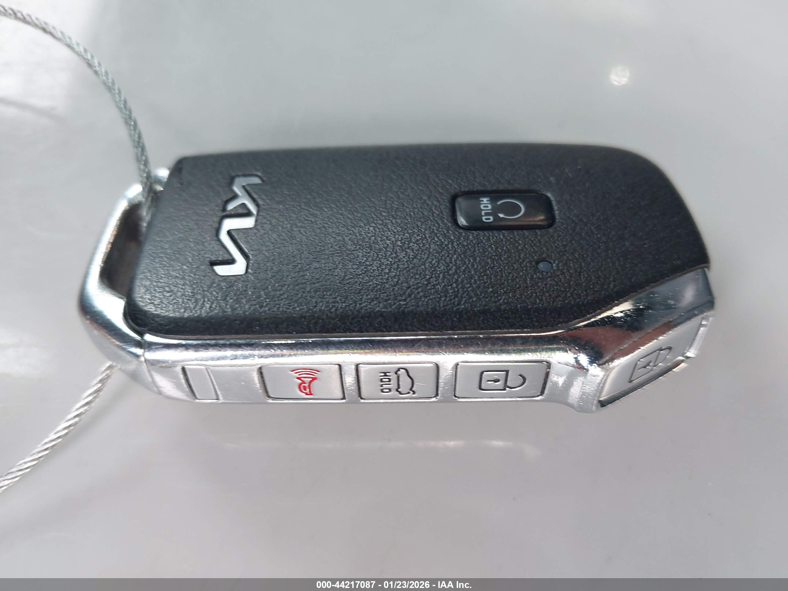 KIA K5 image 11
