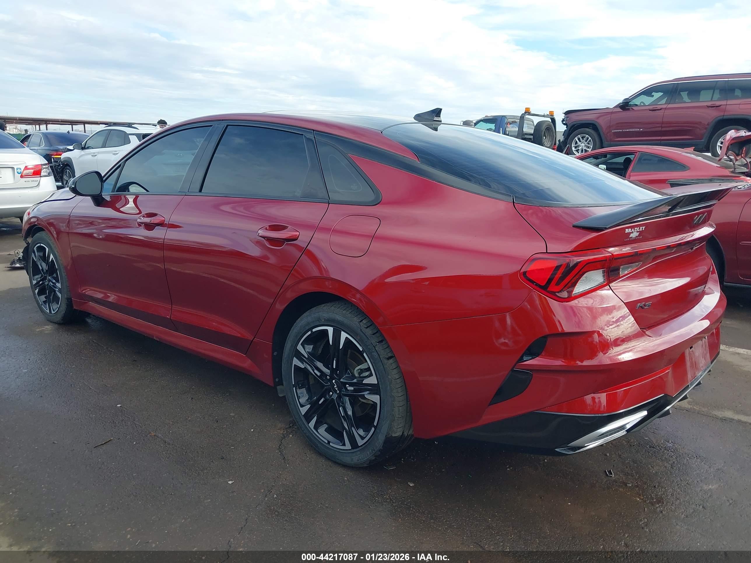 KIA K5 image 3
