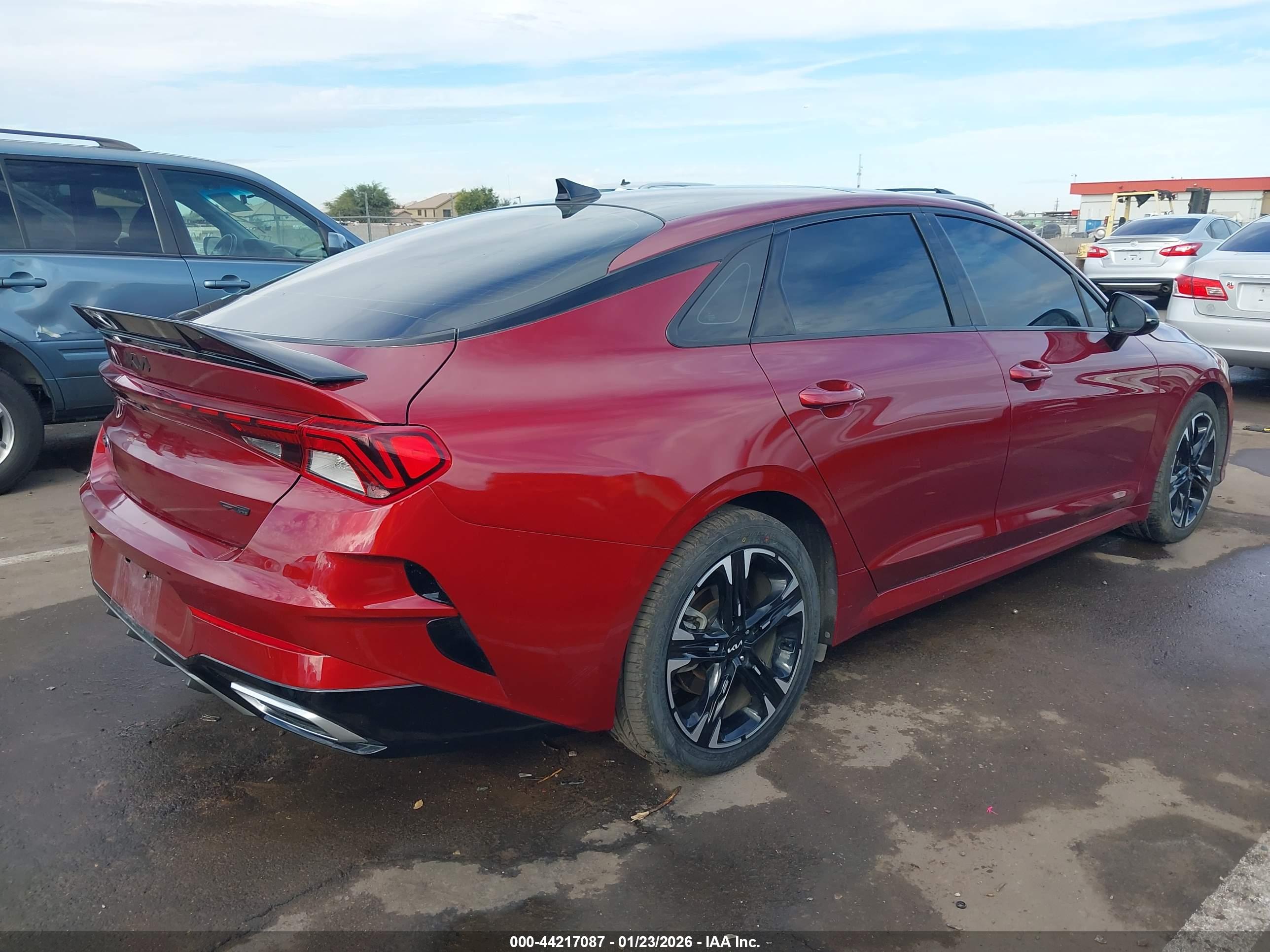 KIA K5 image 4