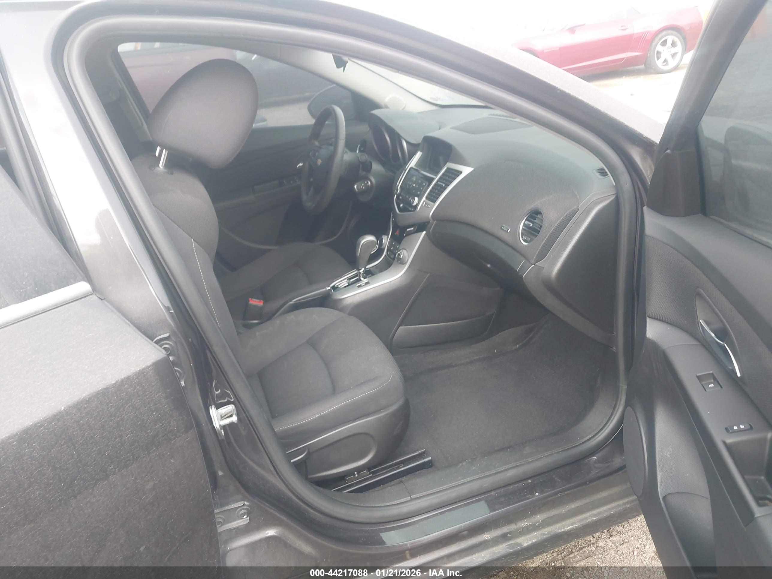 CHEVROLET CRUZE image 5