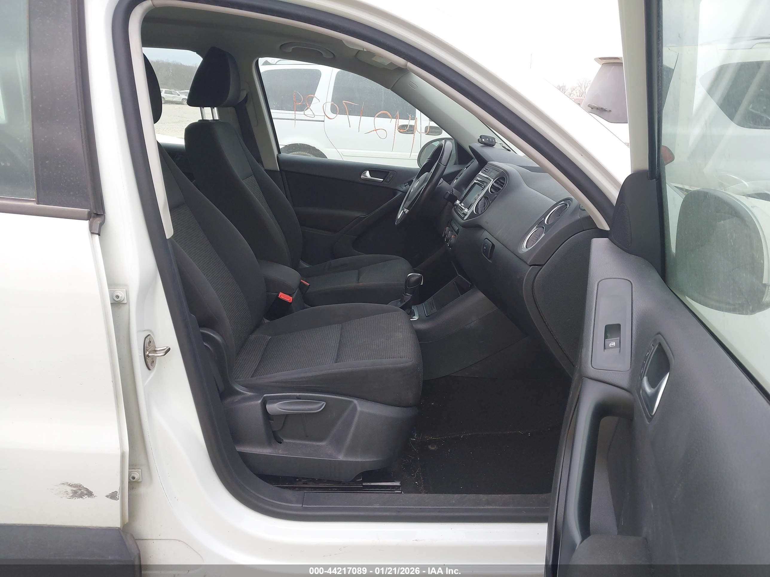 VOLKSWAGEN TIGUAN image 5
