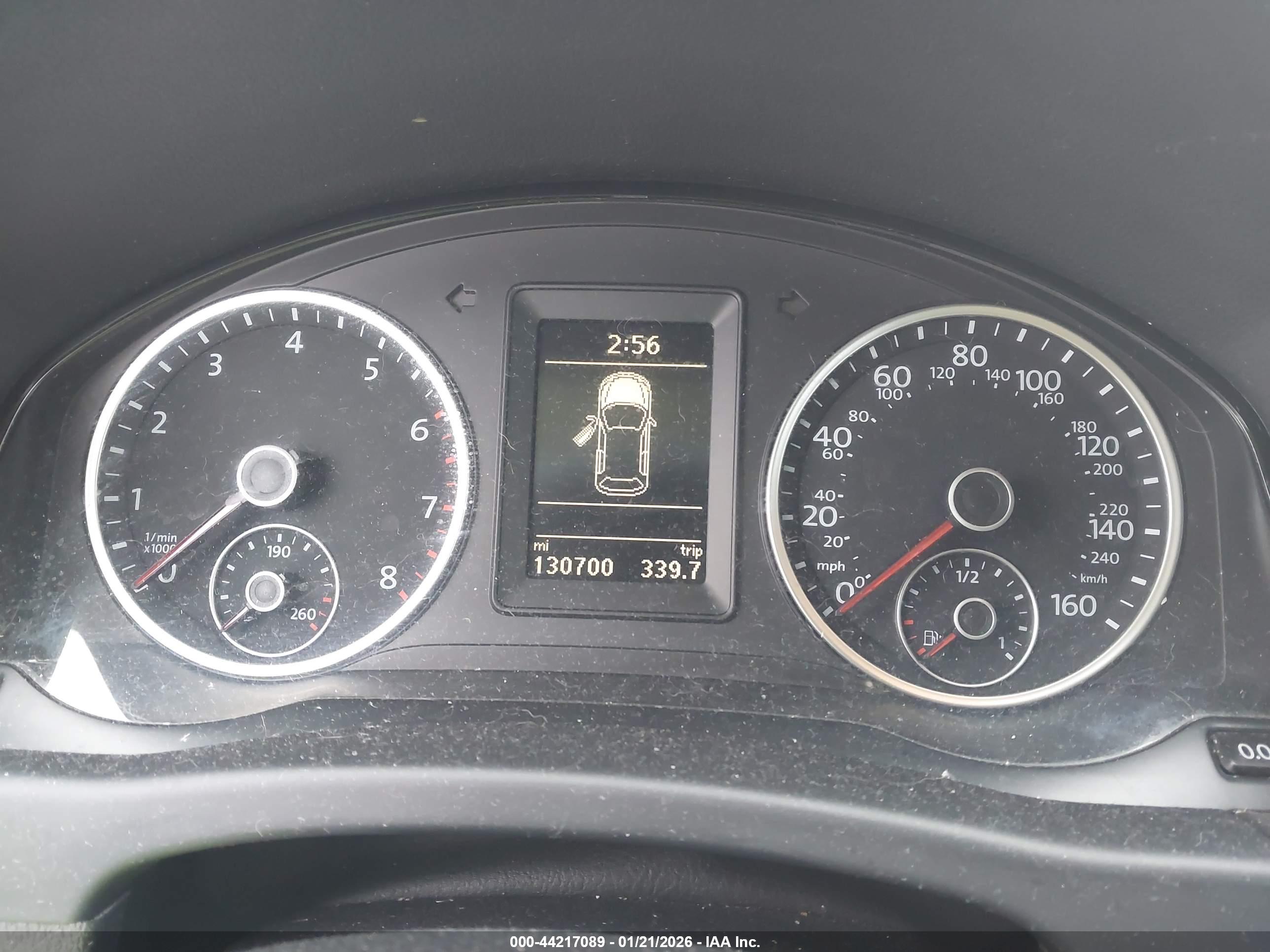 VOLKSWAGEN TIGUAN image 7