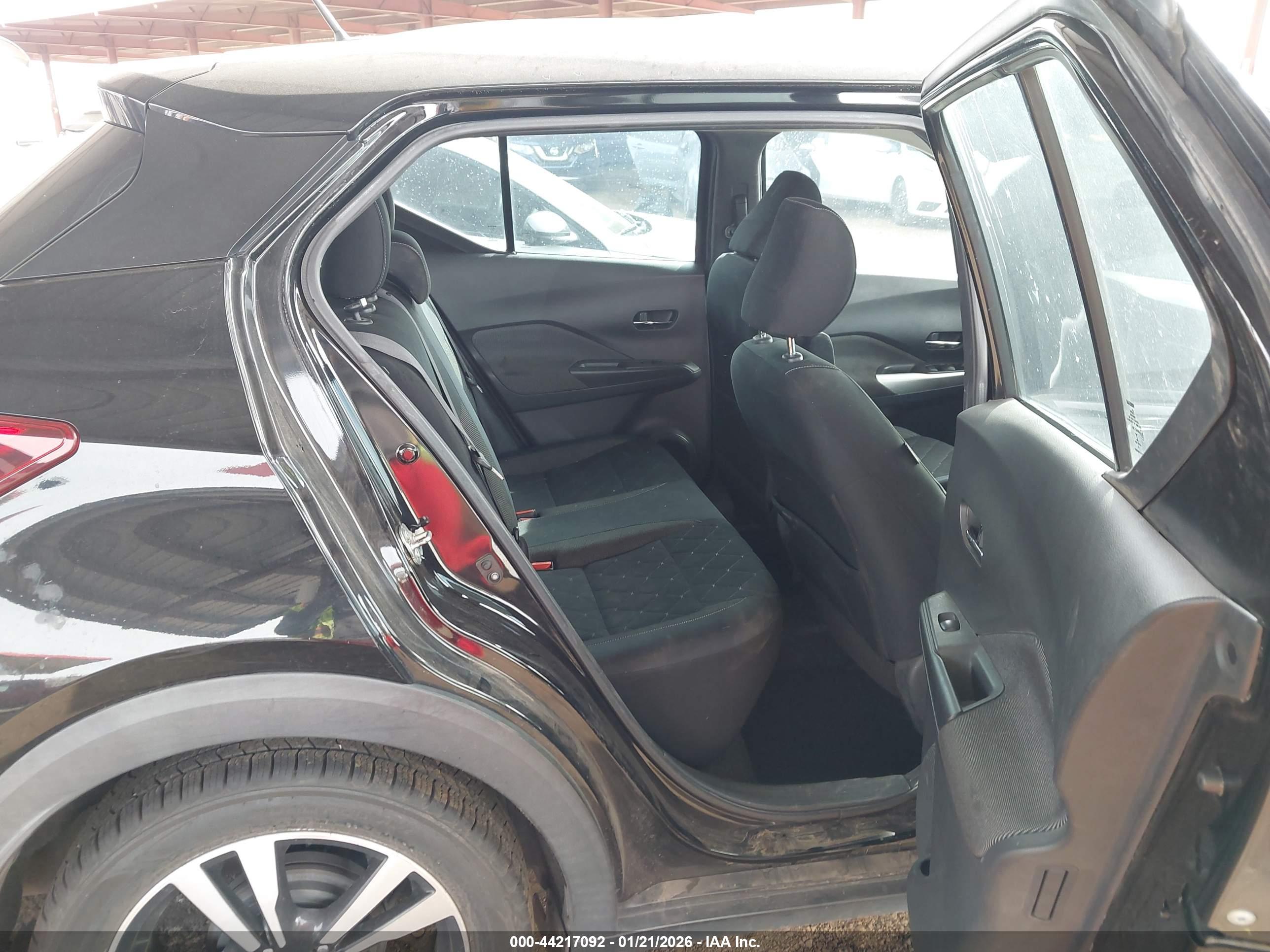 NISSAN KICKS image 8