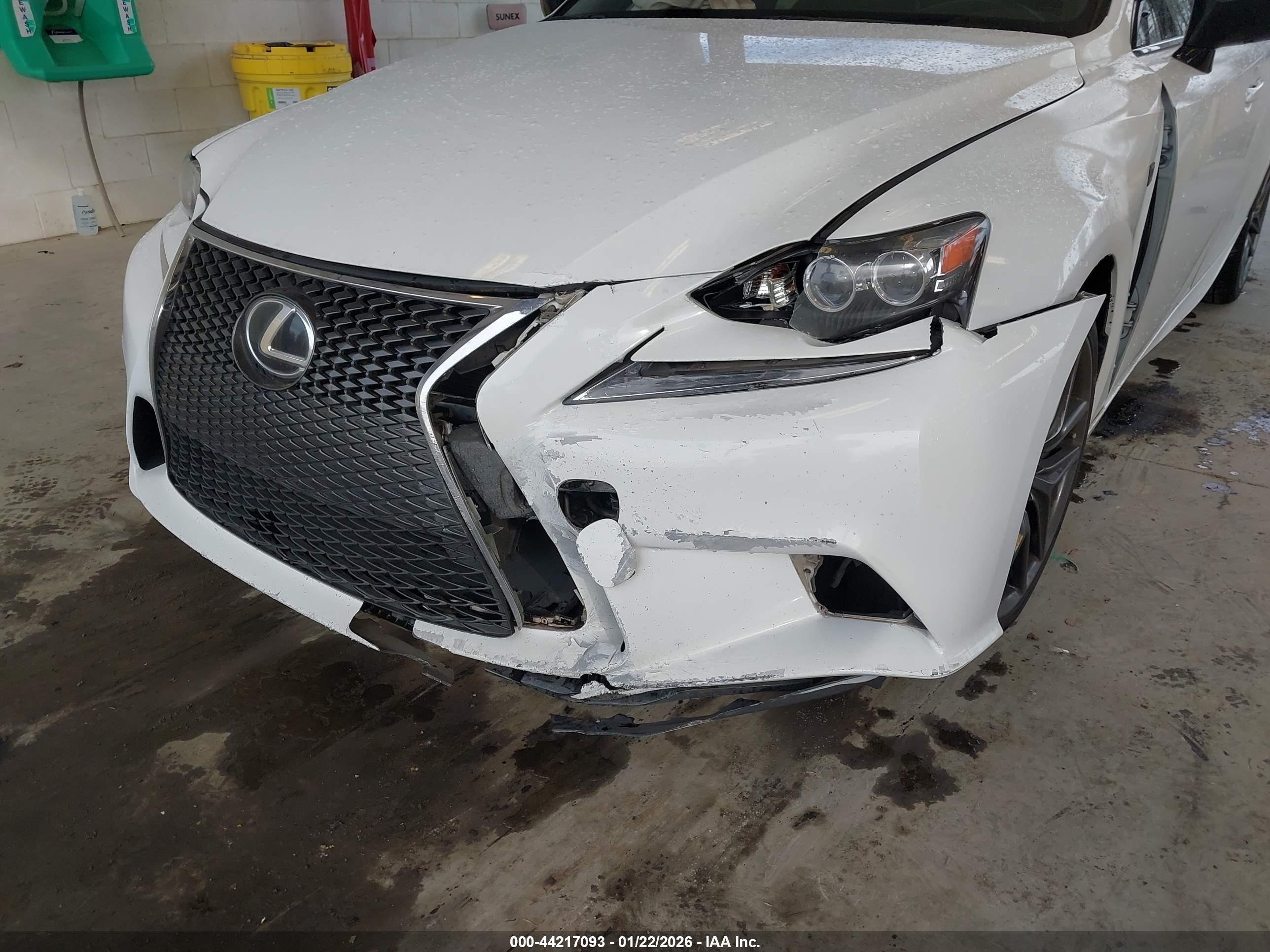 LEXUS IS image 6