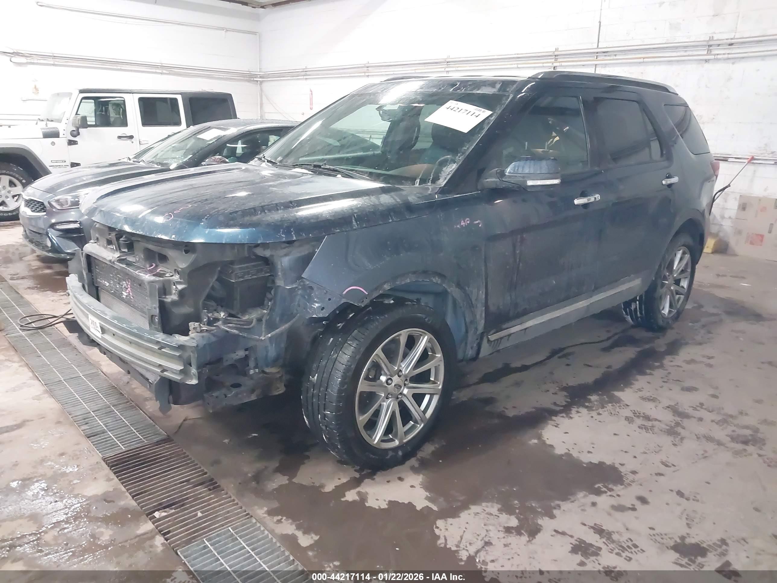 FORD EXPLORER image 2