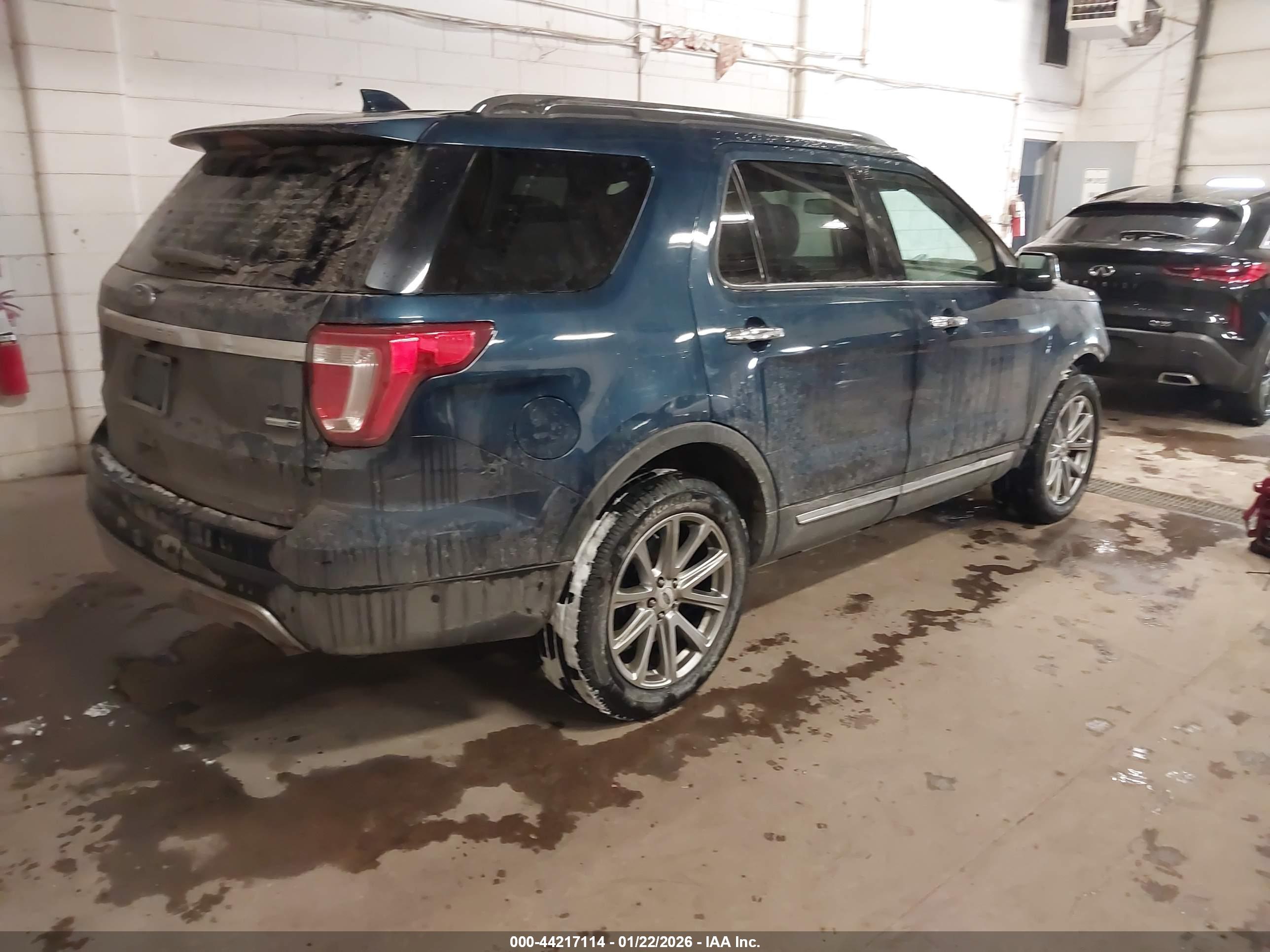FORD EXPLORER image 4