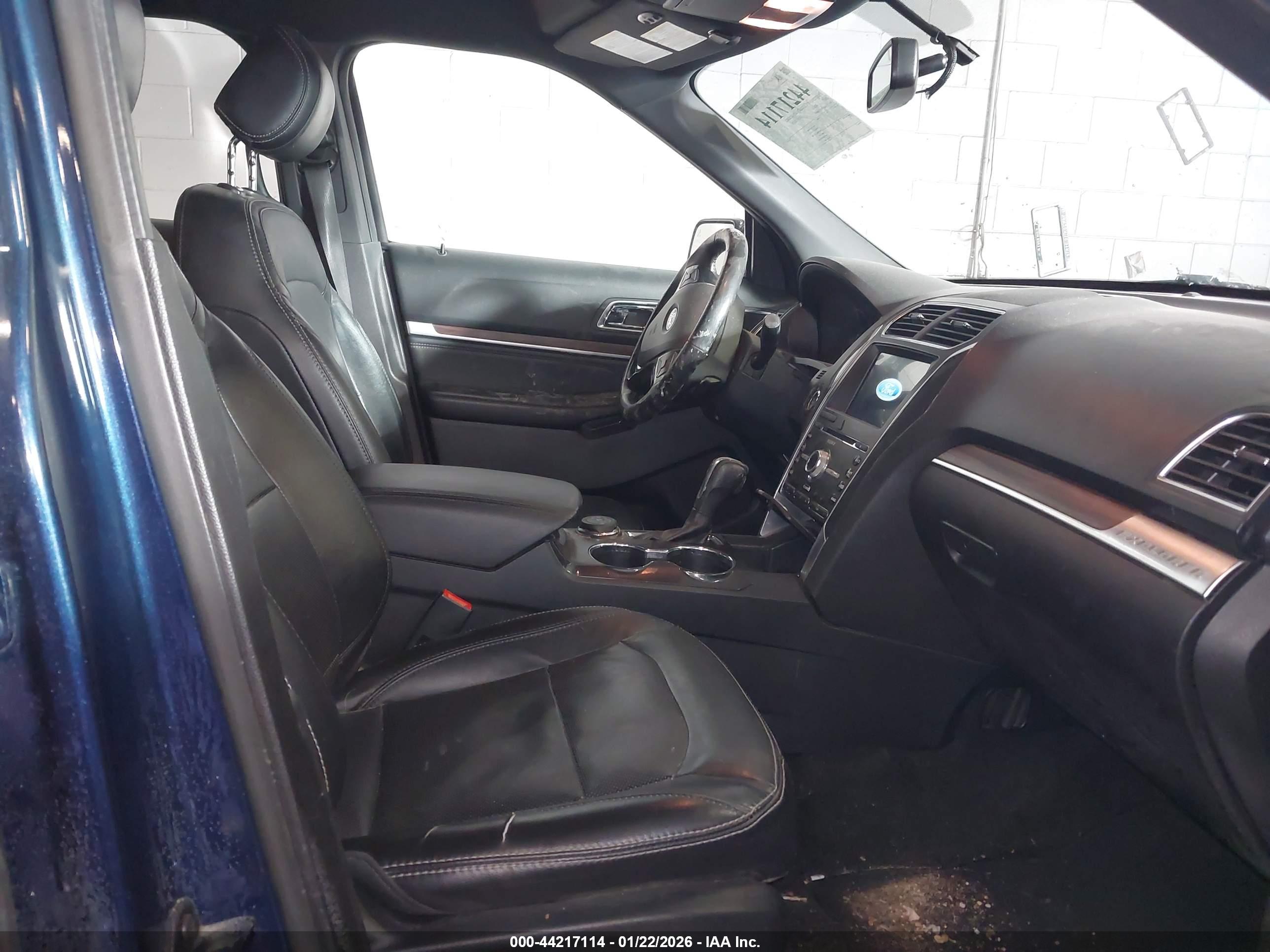 FORD EXPLORER image 5