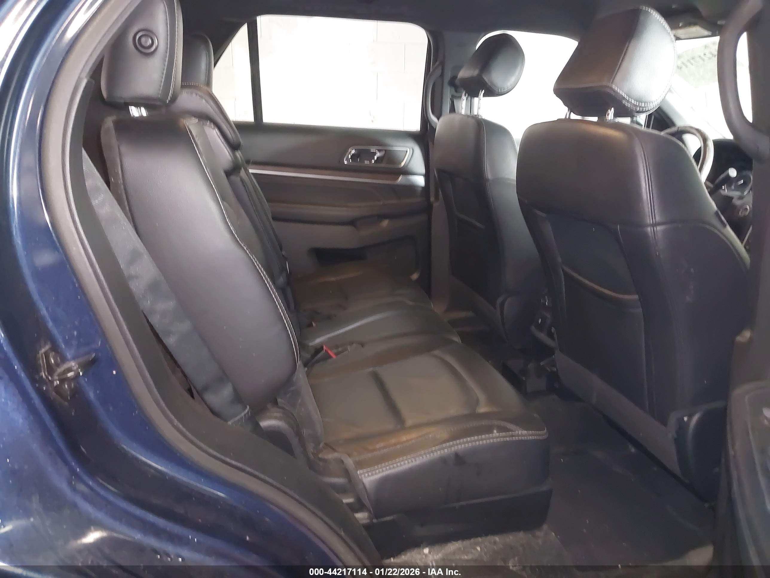 FORD EXPLORER image 8