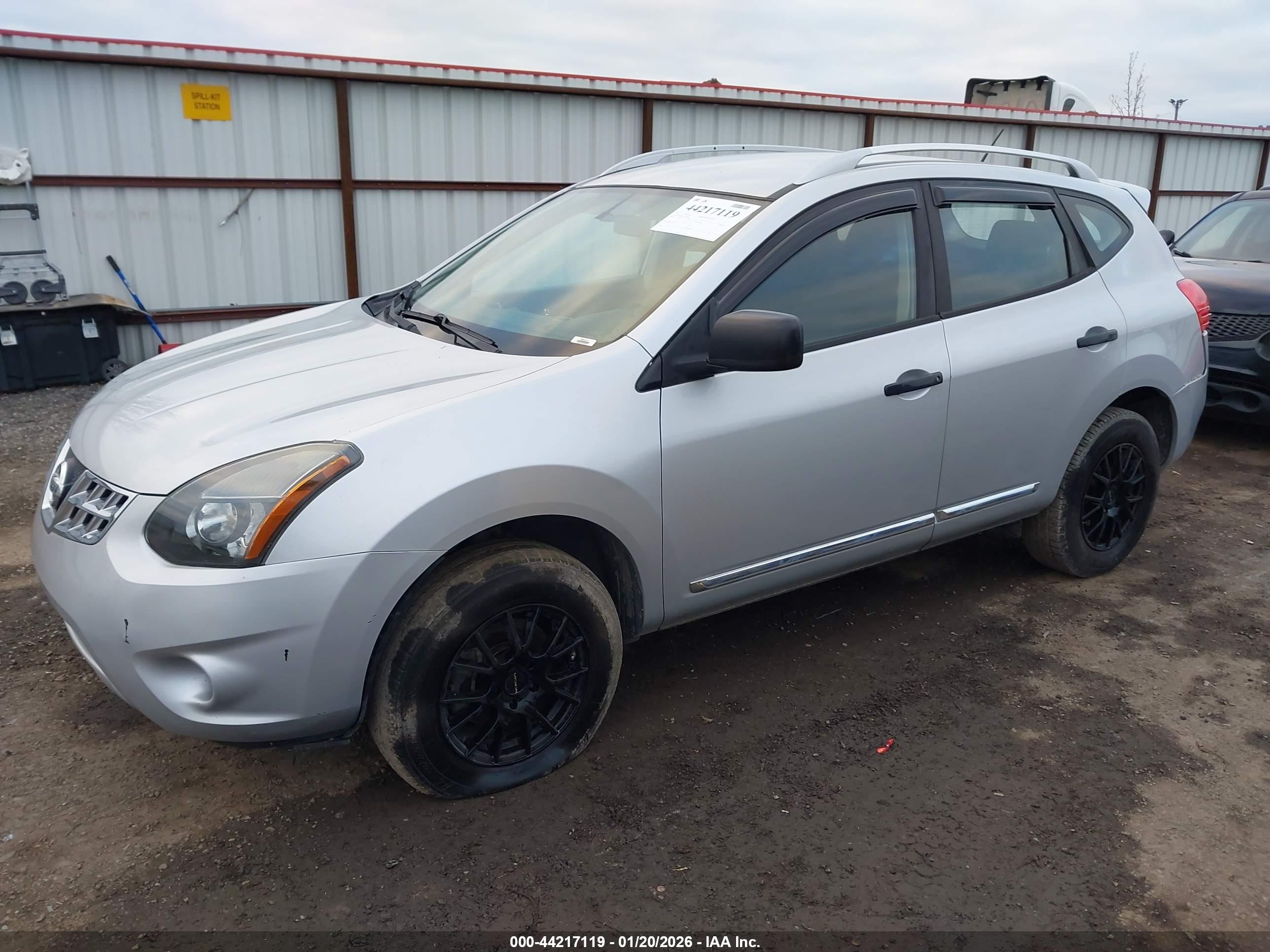 NISSAN ROGUE image 2