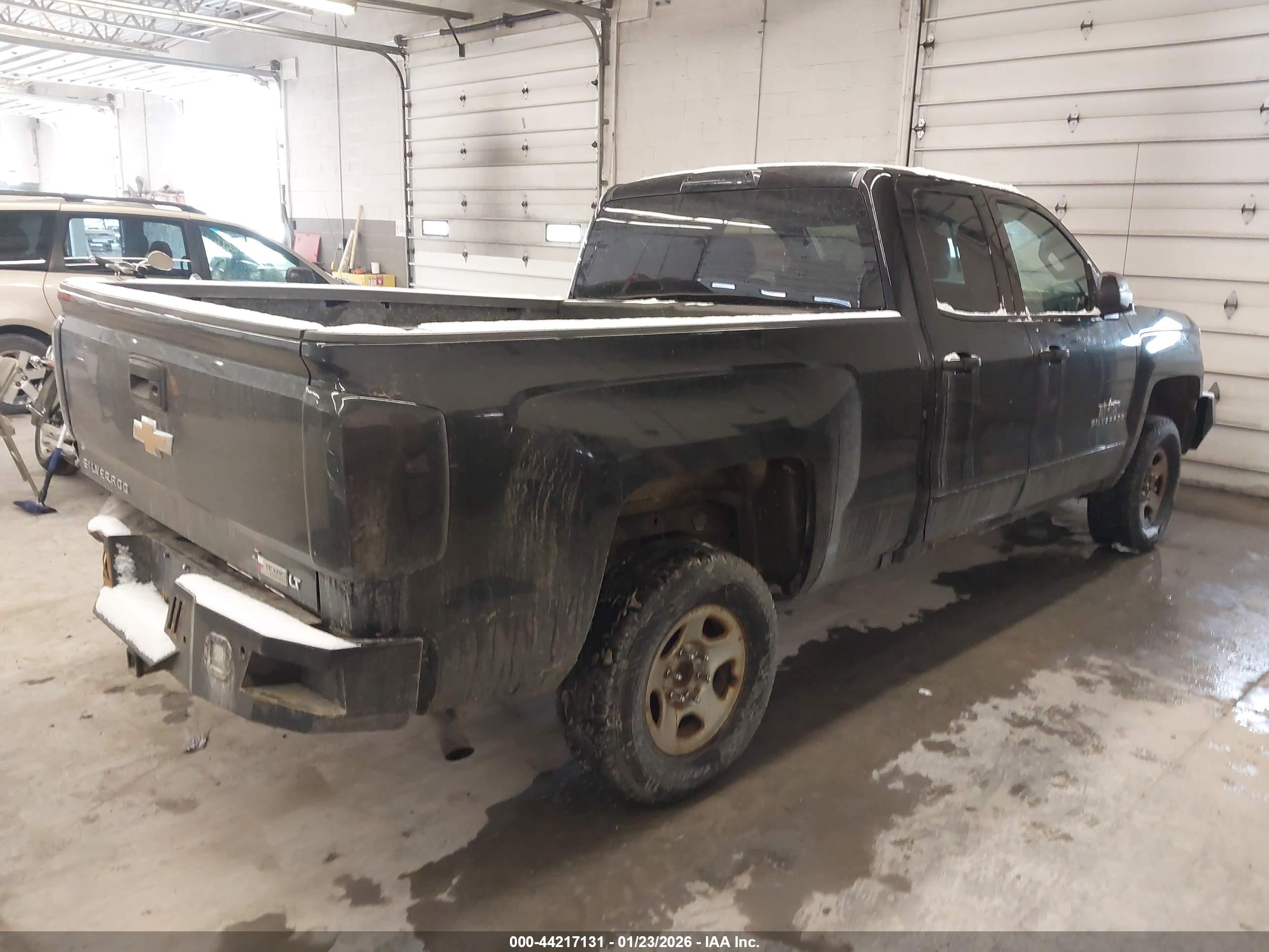 CHEVROLET SILVERADO image 4