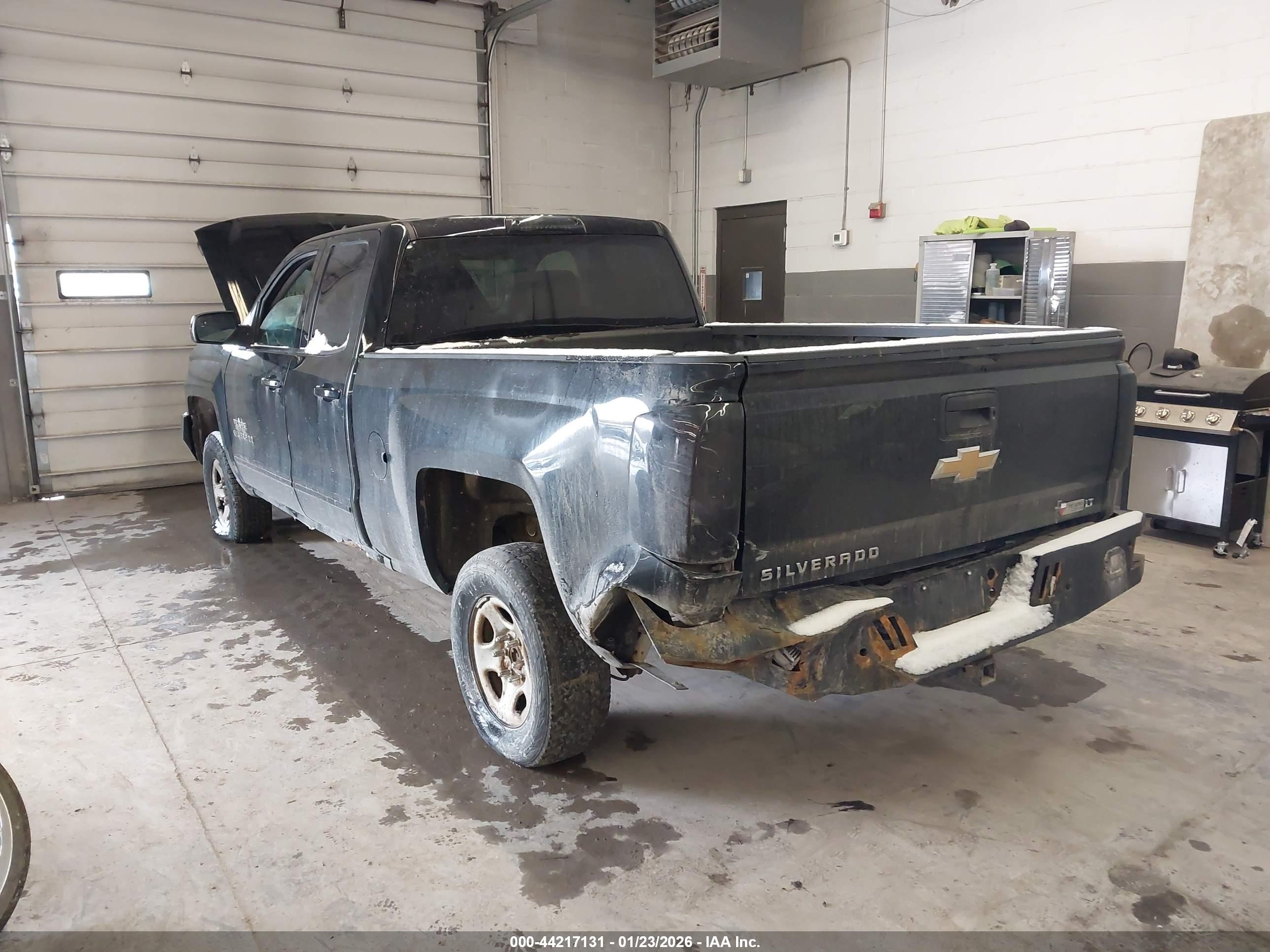 CHEVROLET SILVERADO image 6