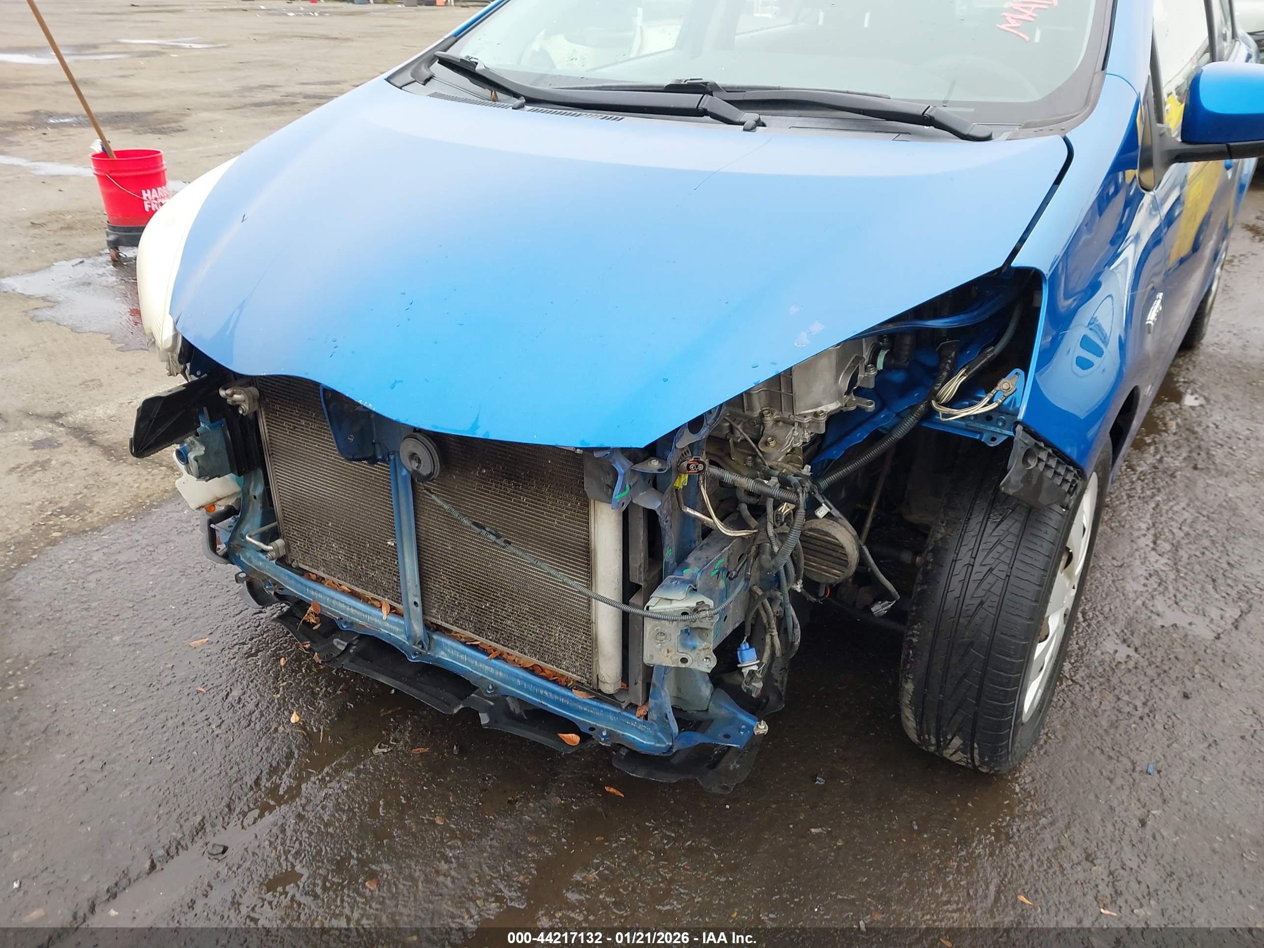 TOYOTA PRIUS image 6