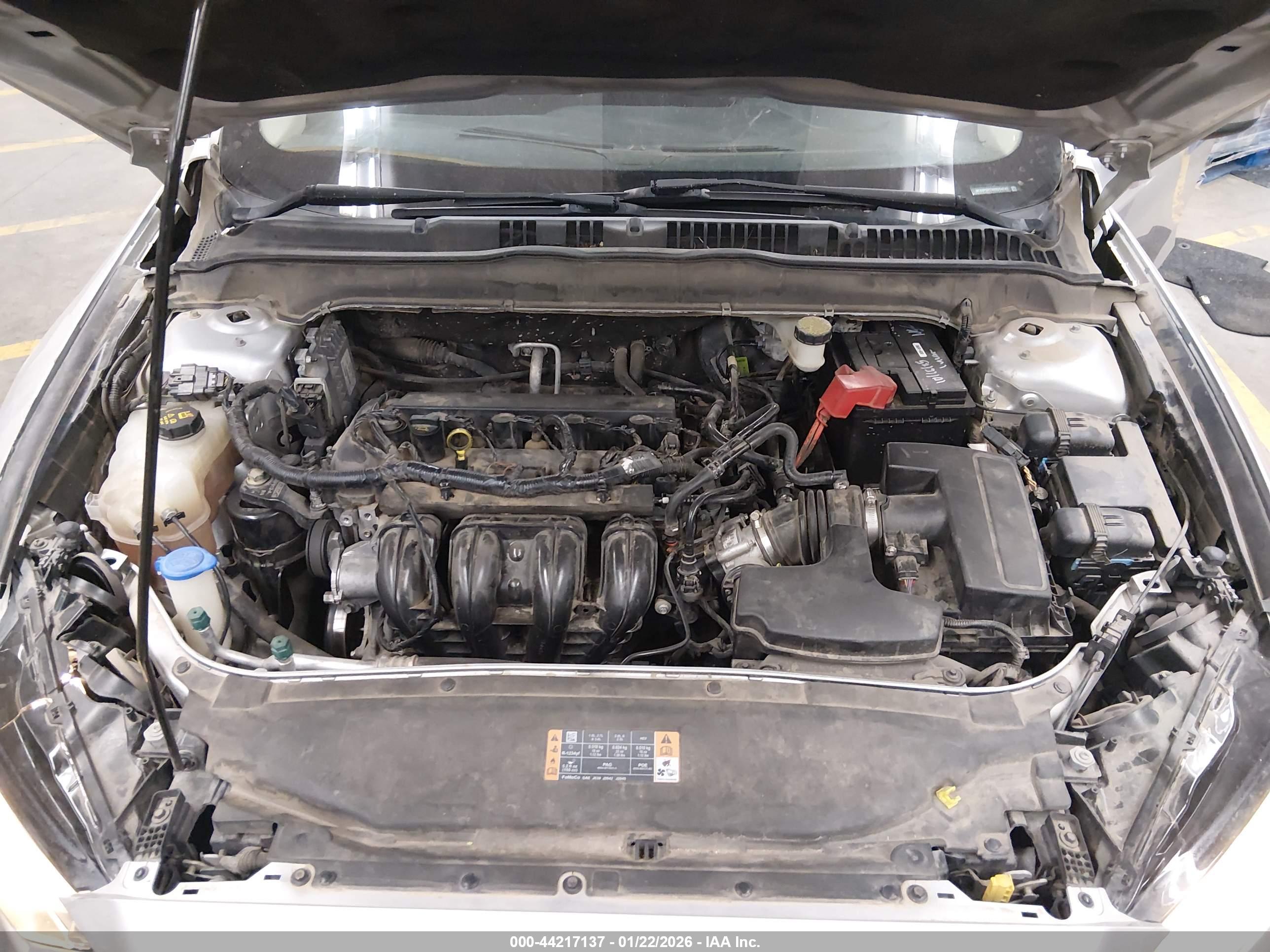 FORD FUSION image 10
