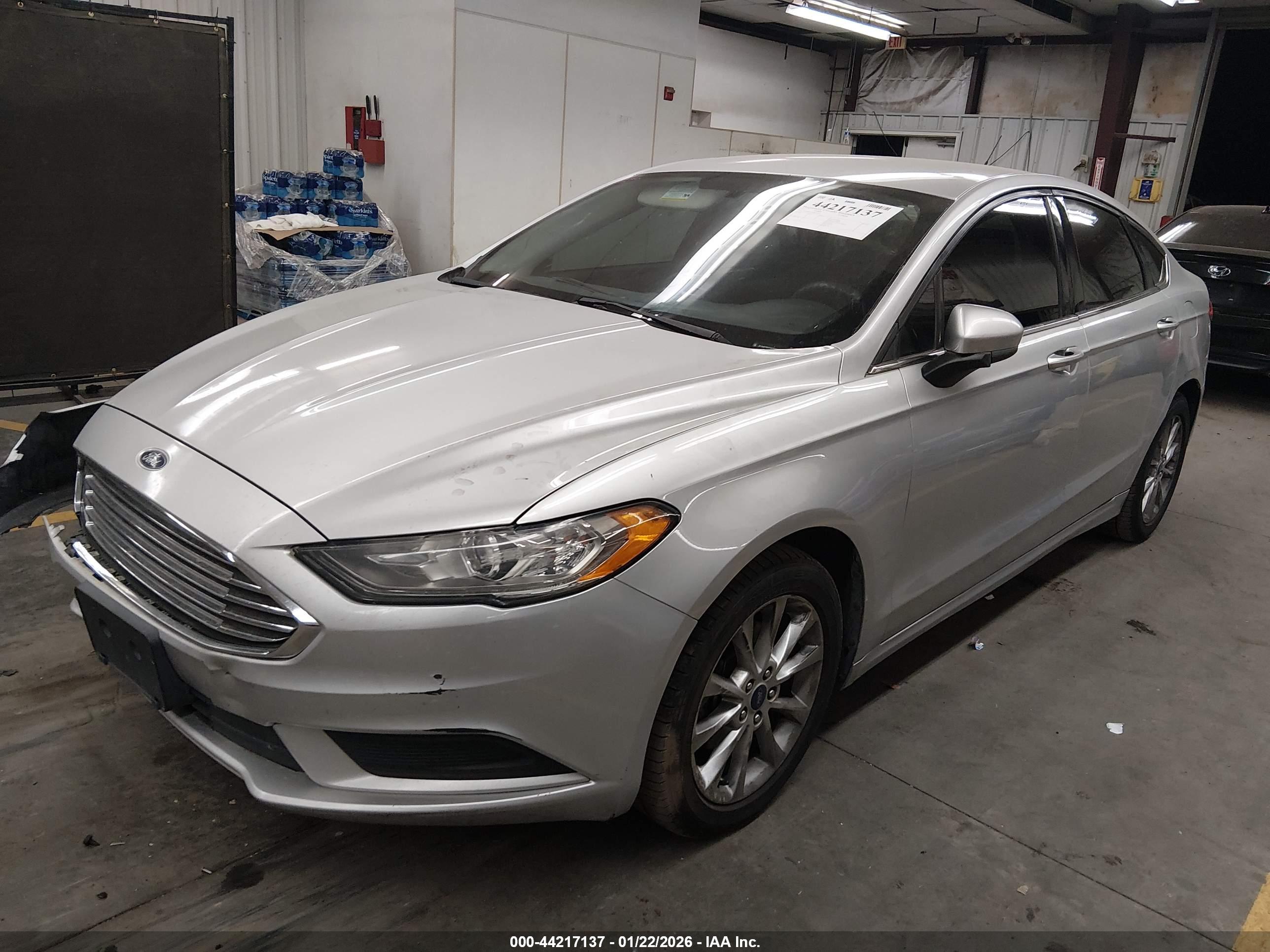 FORD FUSION image 2