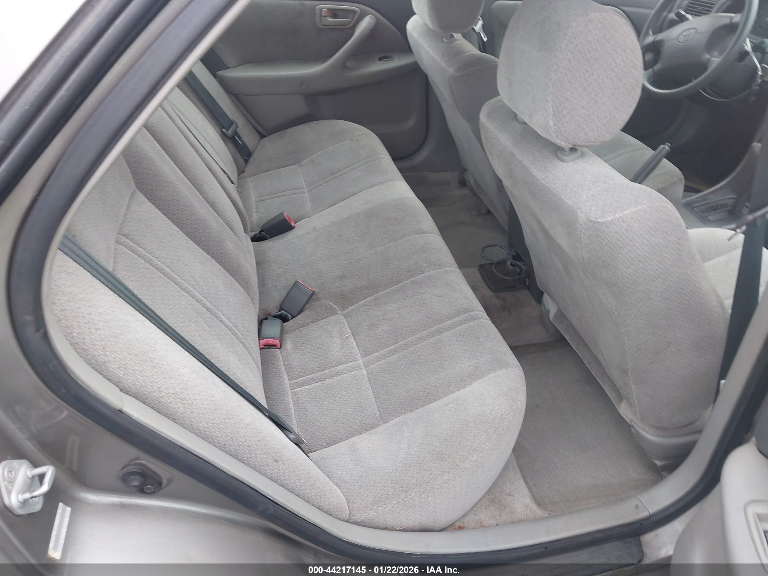 TOYOTA CAMRY image 8