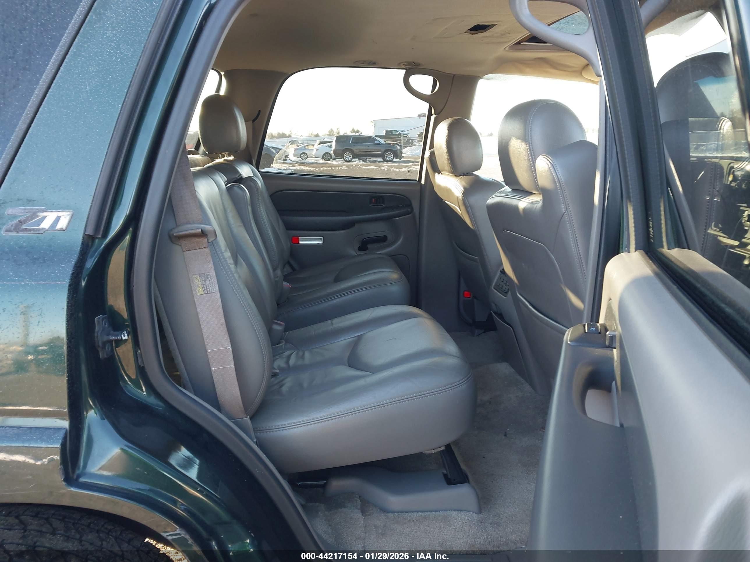 CHEVROLET TAHOE image 8