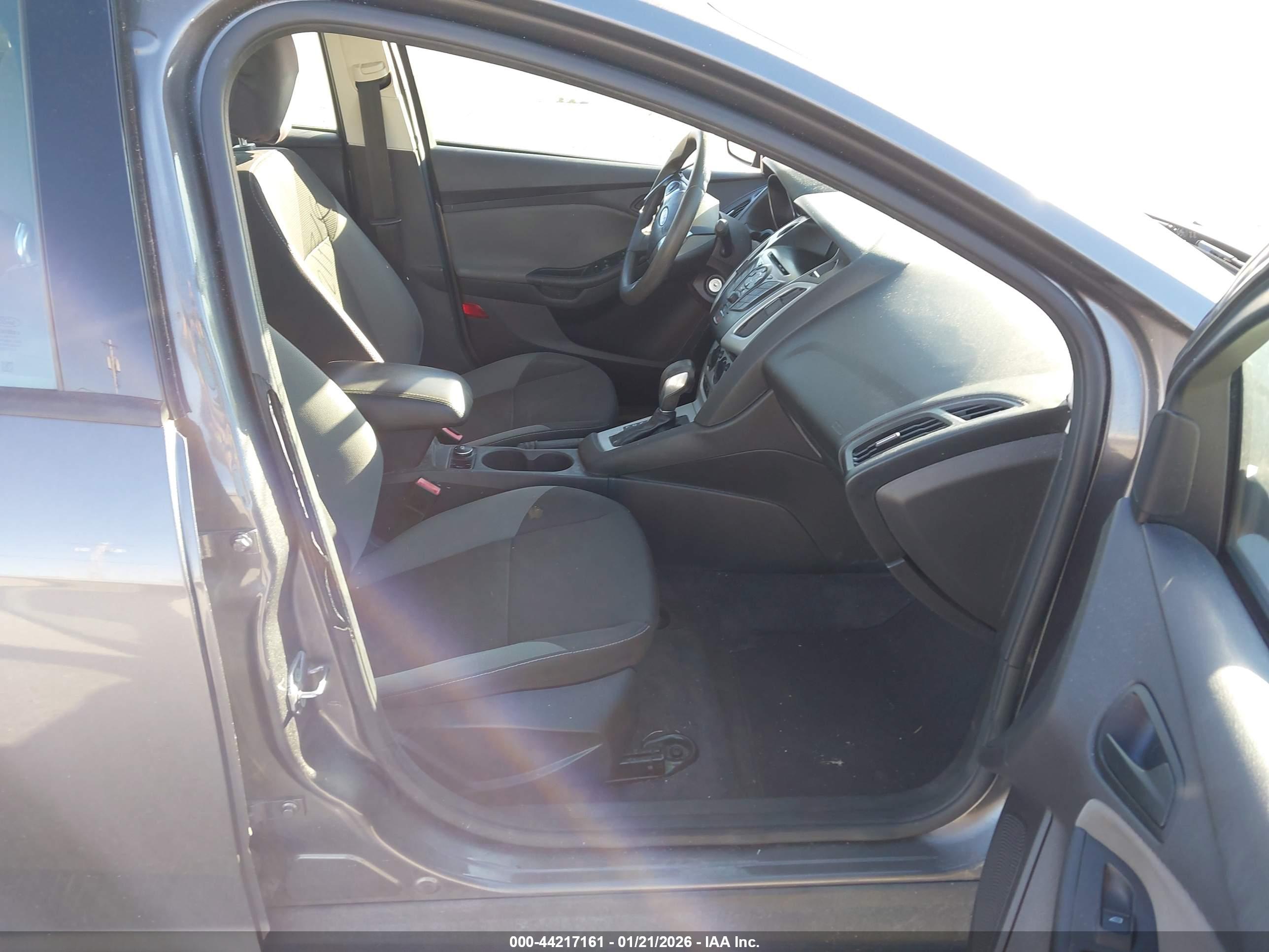 FORD FOCUS image 5