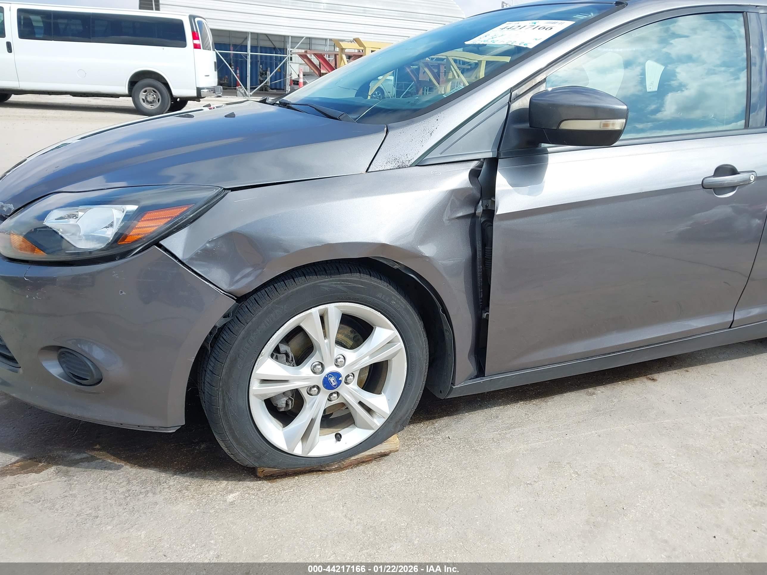 FORD FOCUS image 6