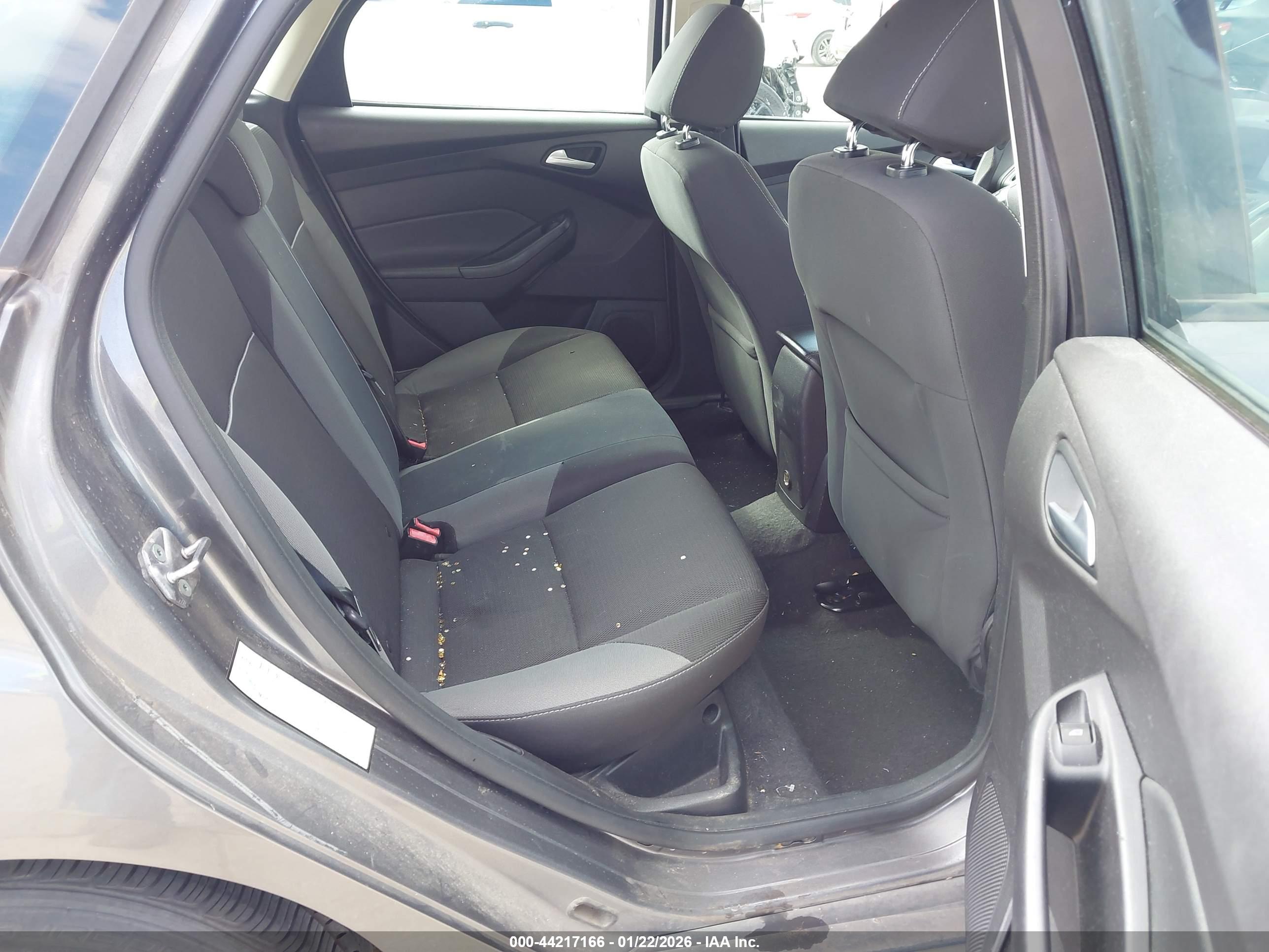 FORD FOCUS image 8