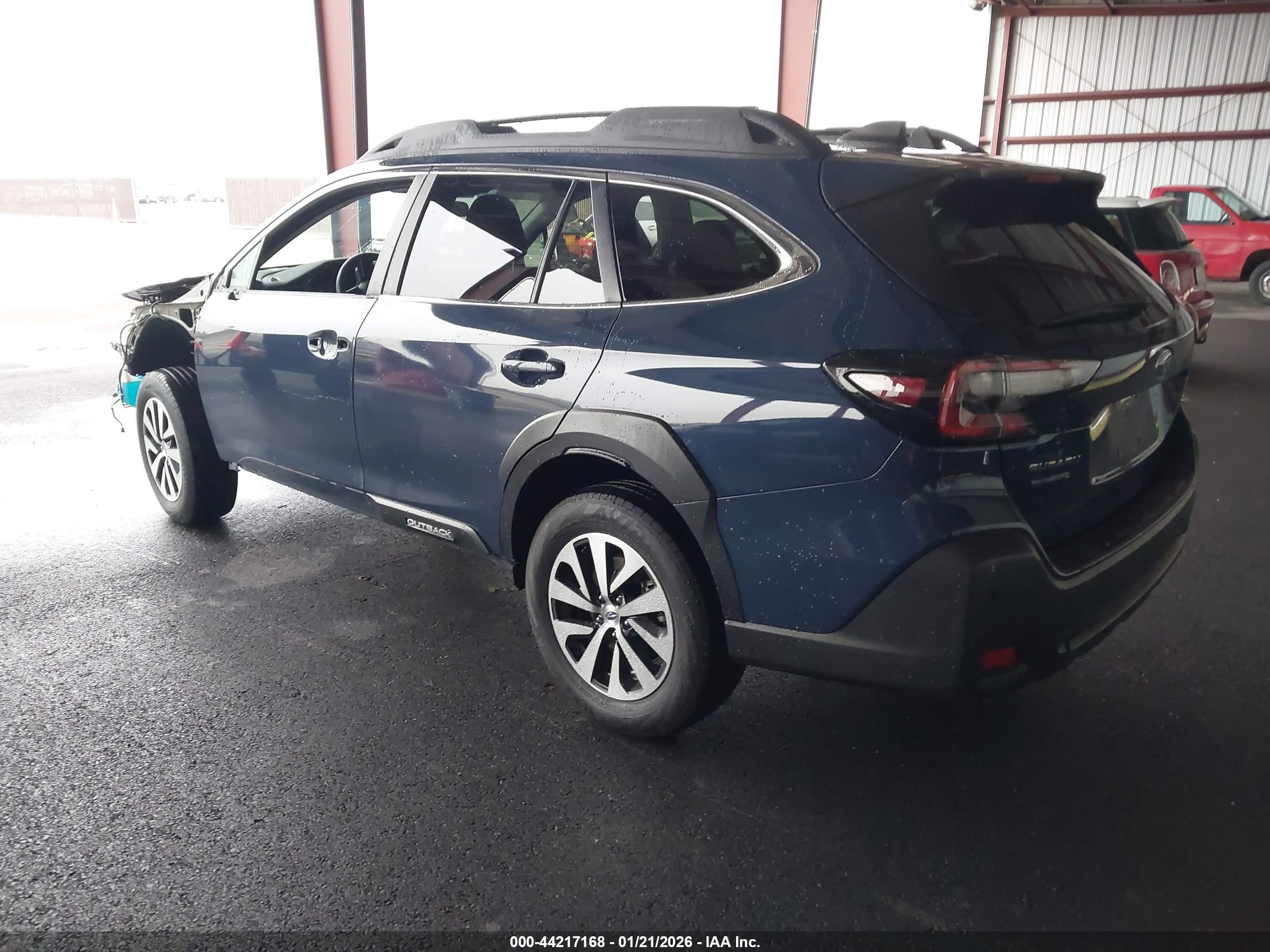 SUBARU OUTBACK image 3