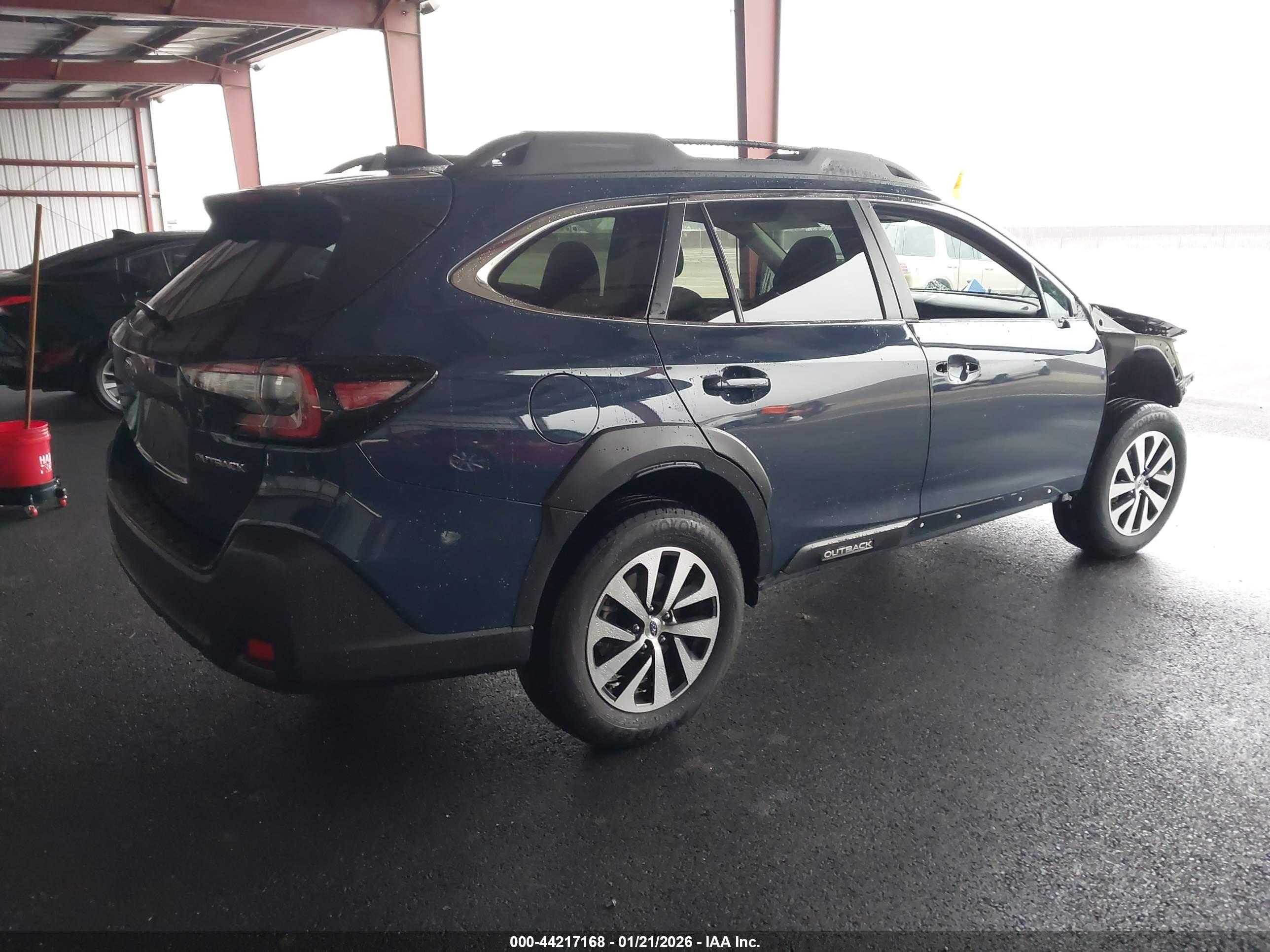 SUBARU OUTBACK image 4