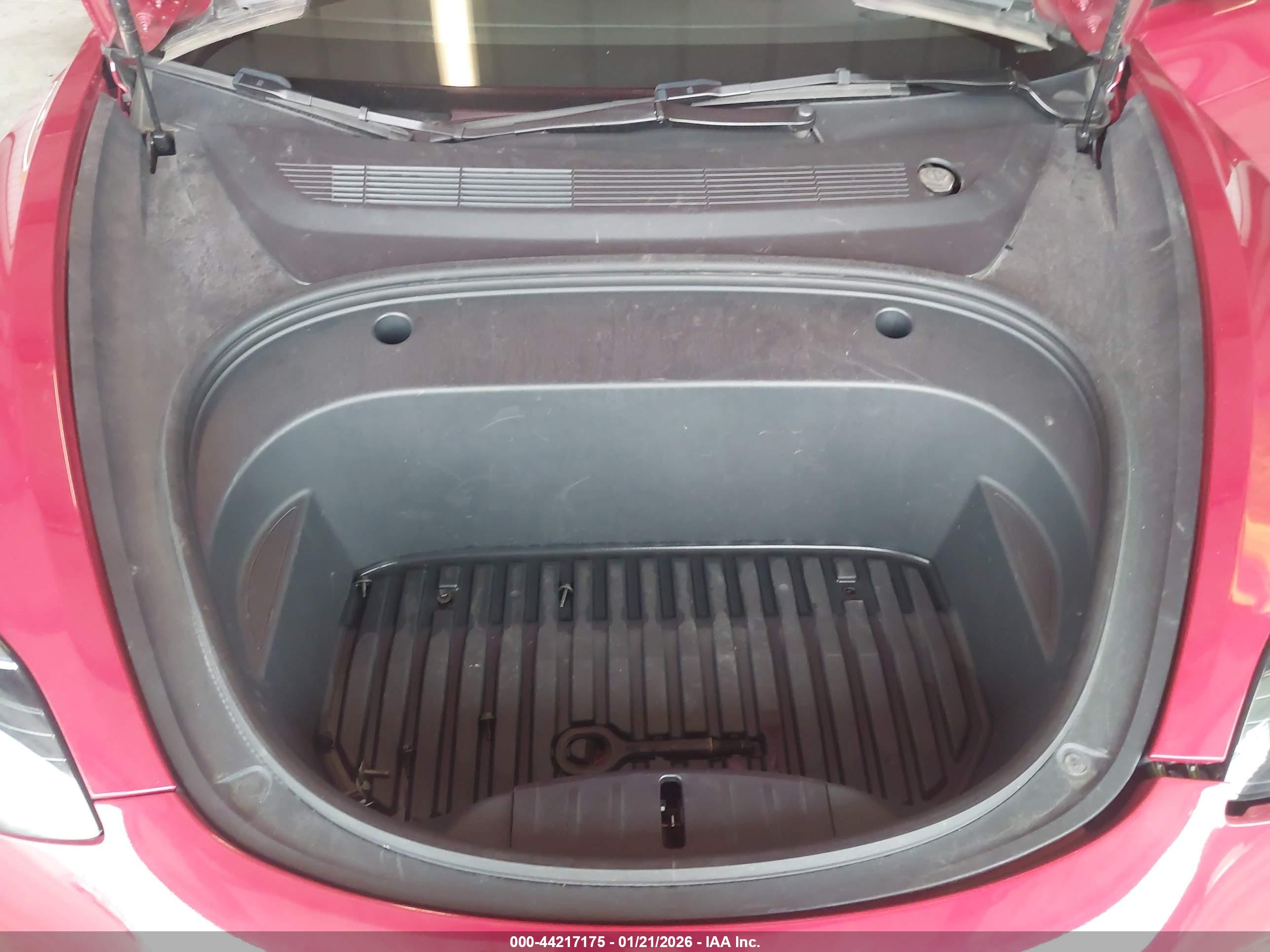 TESLA MODEL image 10