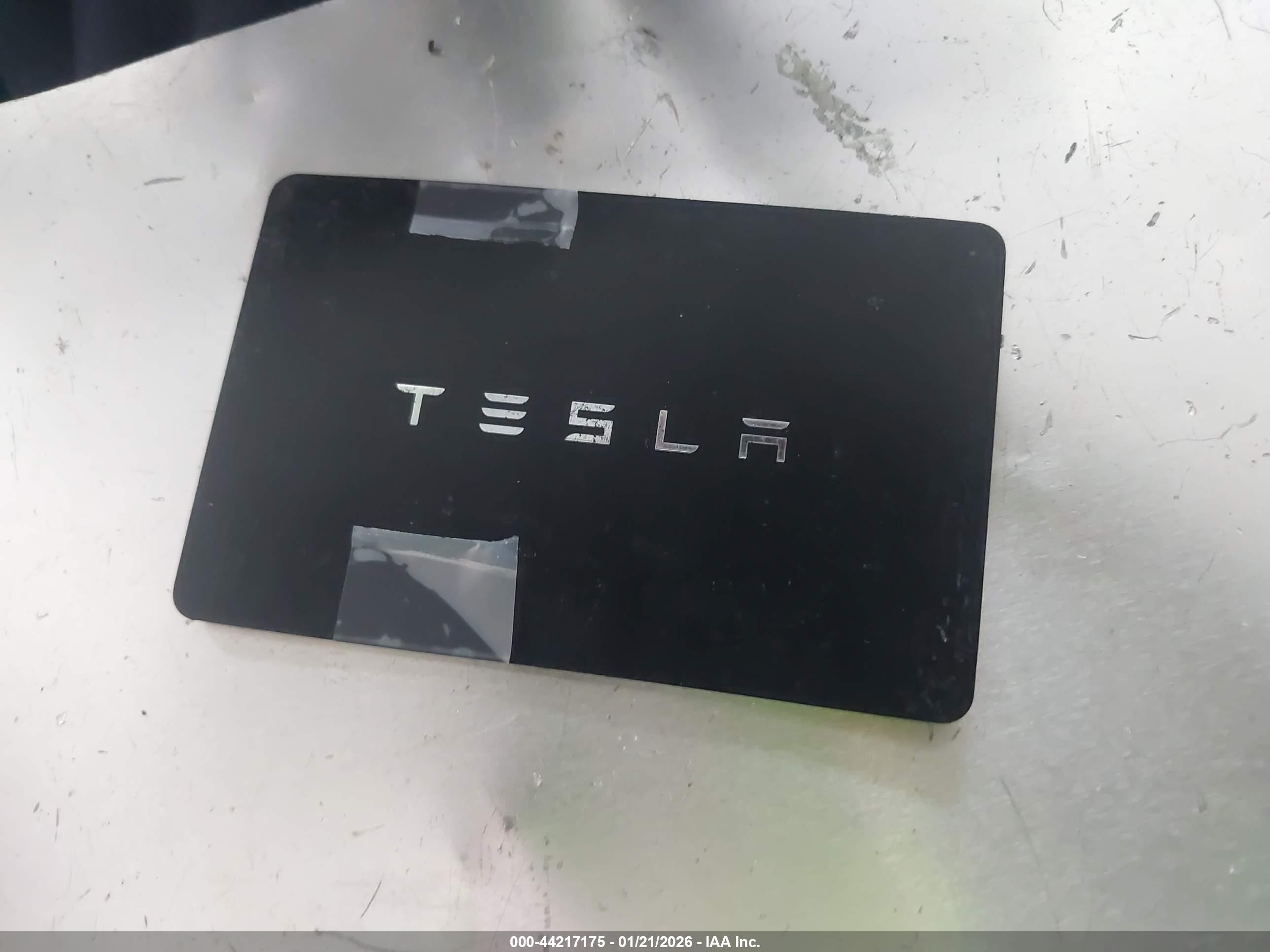 TESLA MODEL image 11