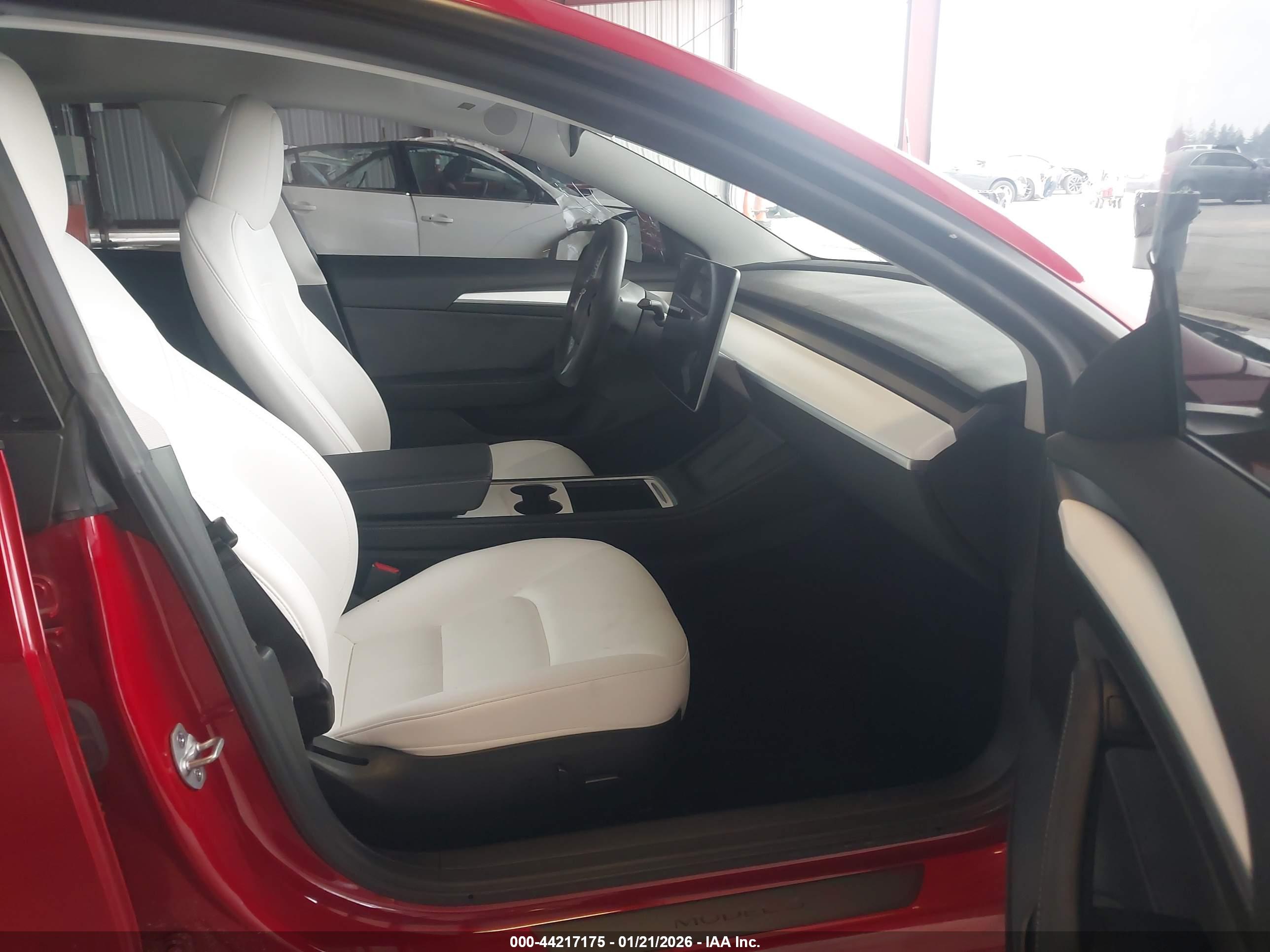 TESLA MODEL image 5