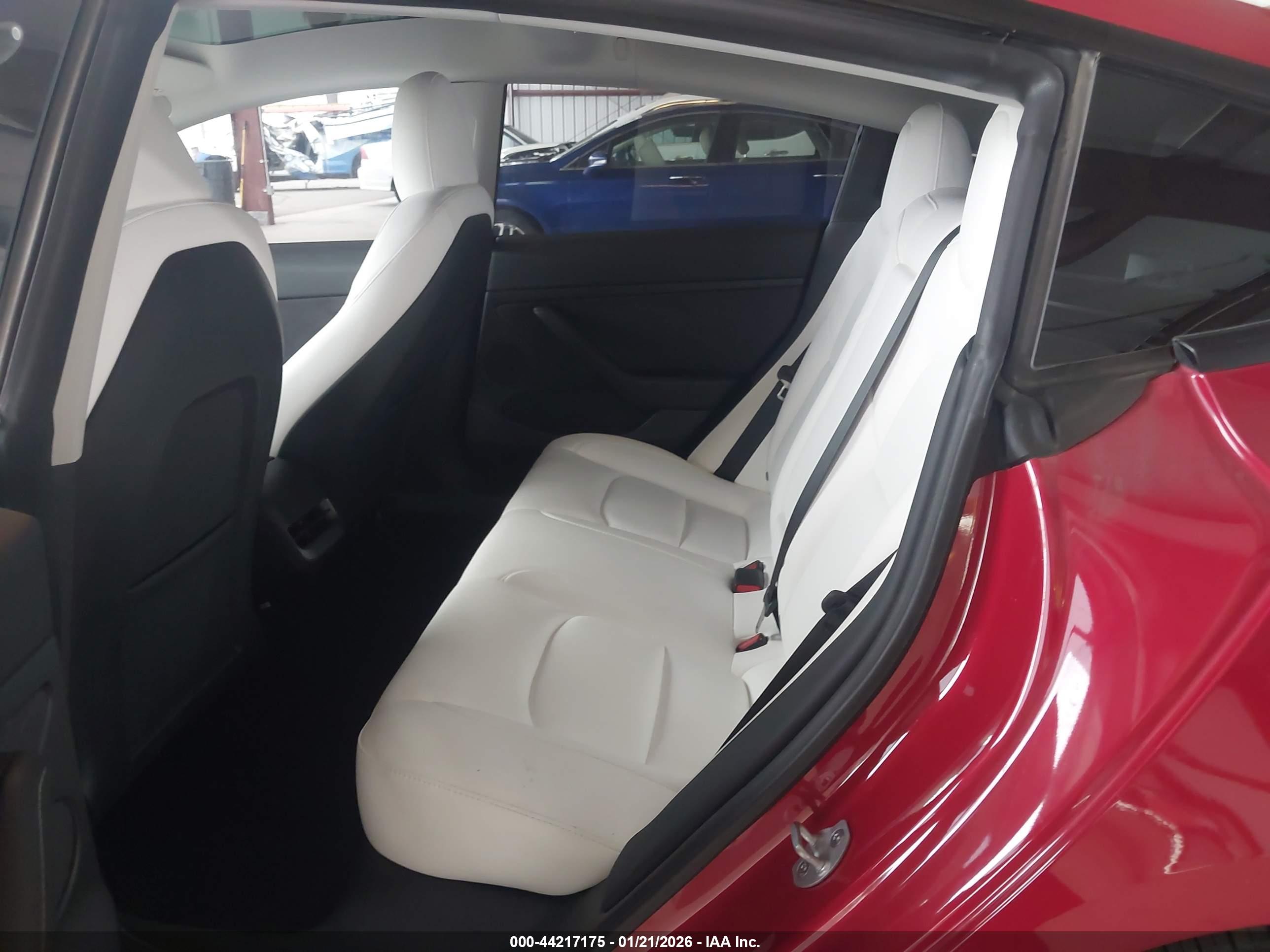 TESLA MODEL image 8
