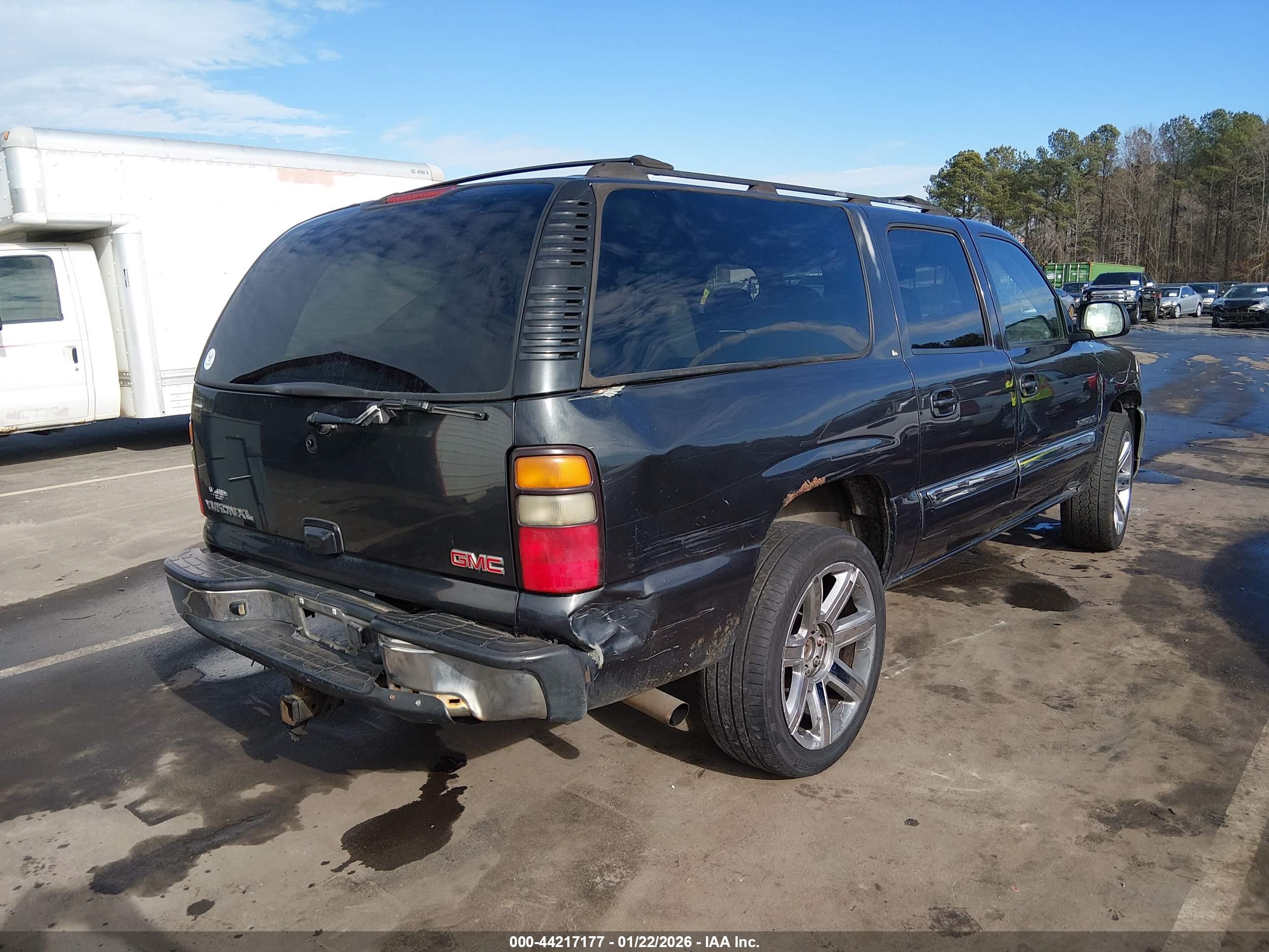 GMC YUKON image 4