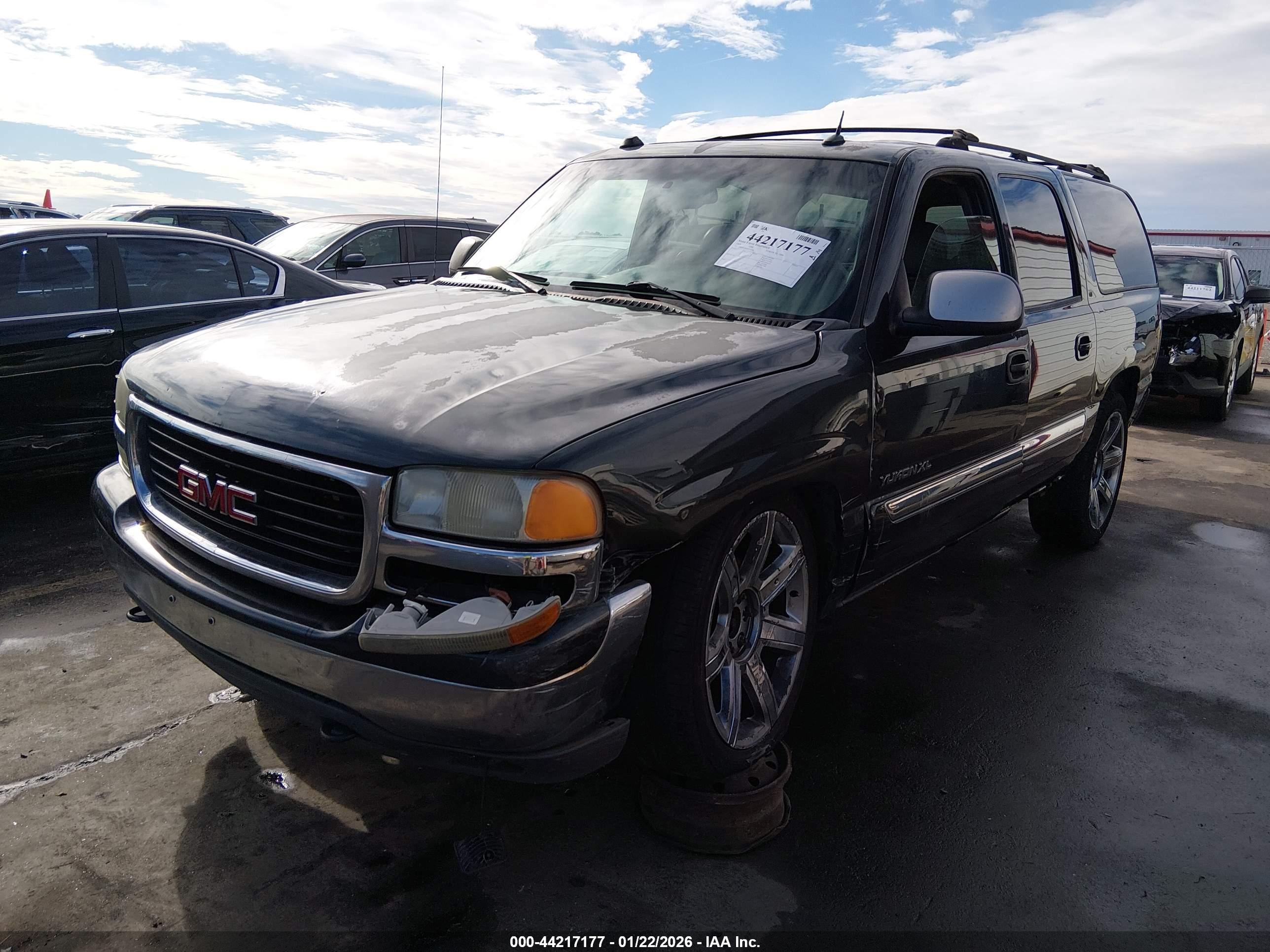 GMC YUKON image 6